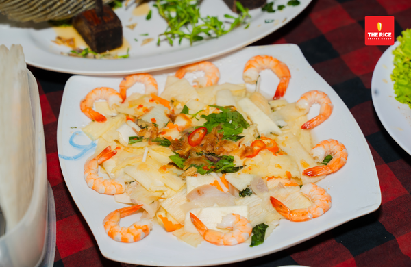 Bữa trưa chuẩn vị miền Tây