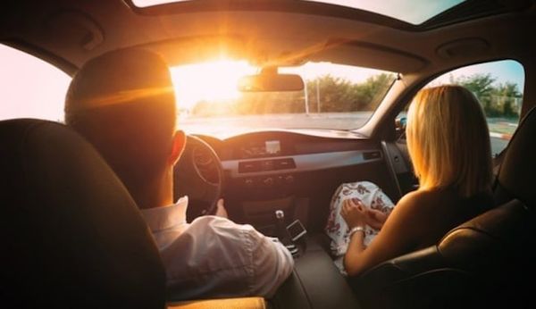 ánh nắng mặt trời ảnh hưởng đến tầm nhìn khi lái xe