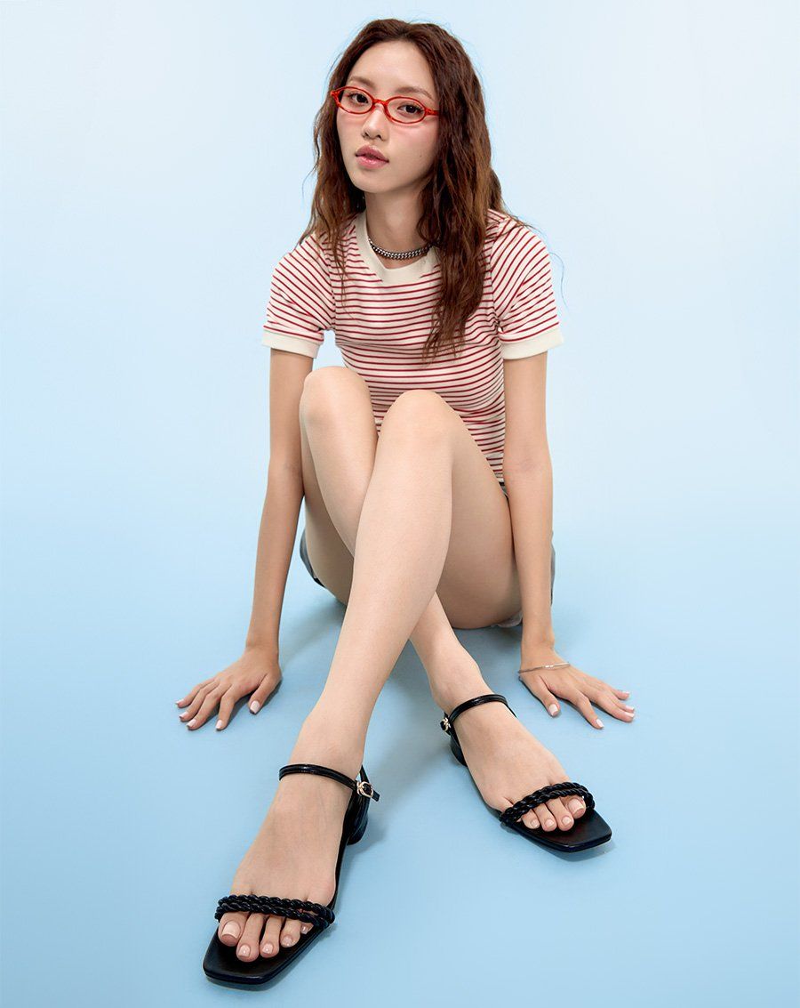 Giày Sandal Gót Thấp Phối Hai Quai Xoắn