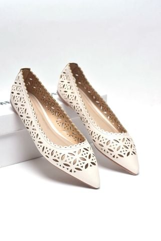 Giày Búp Bê Trắng Hồng Mũi Nhọn Đỏ Họa Tiết Lỗ Hoa Lá Vintage Cổ Điển Đẹp Bigsize Merly