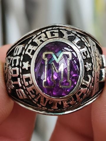  nhẫn mỹ xưa hột khảm chữ hãng Jostens 