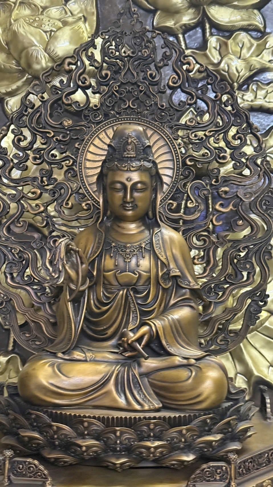 Tượng Quan Âm bằng đồng