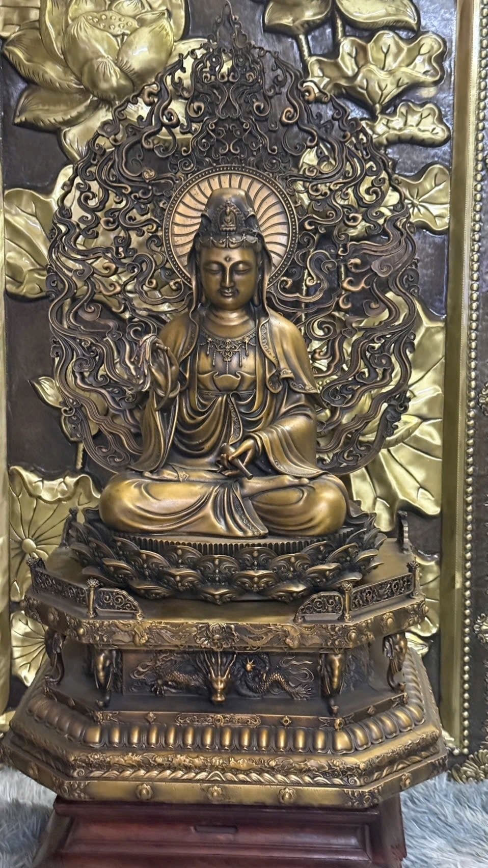 Tượng Quan Âm bằng đồng