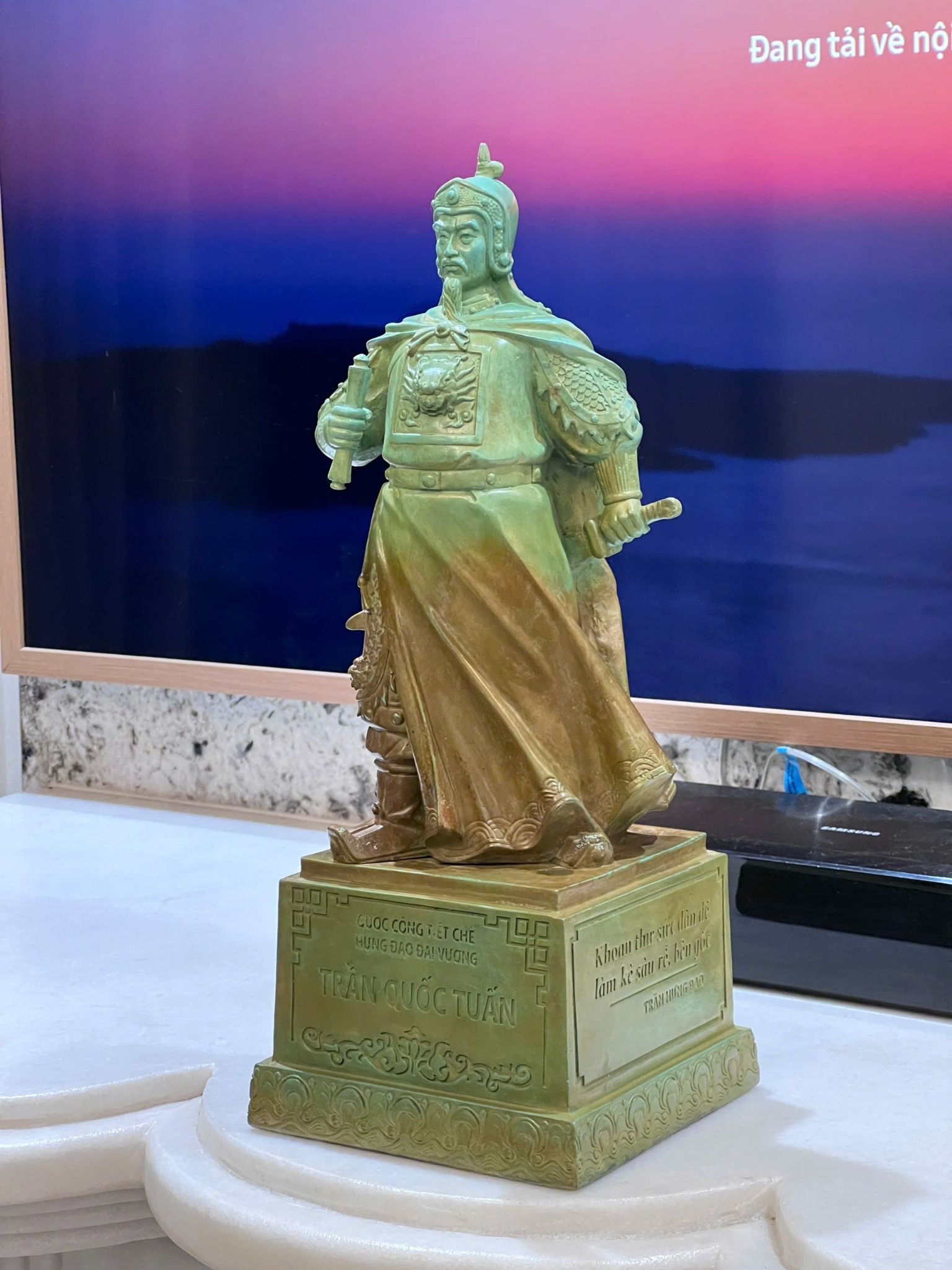Tượng Trần Quốc Tuấn cao 42cm giả cổ