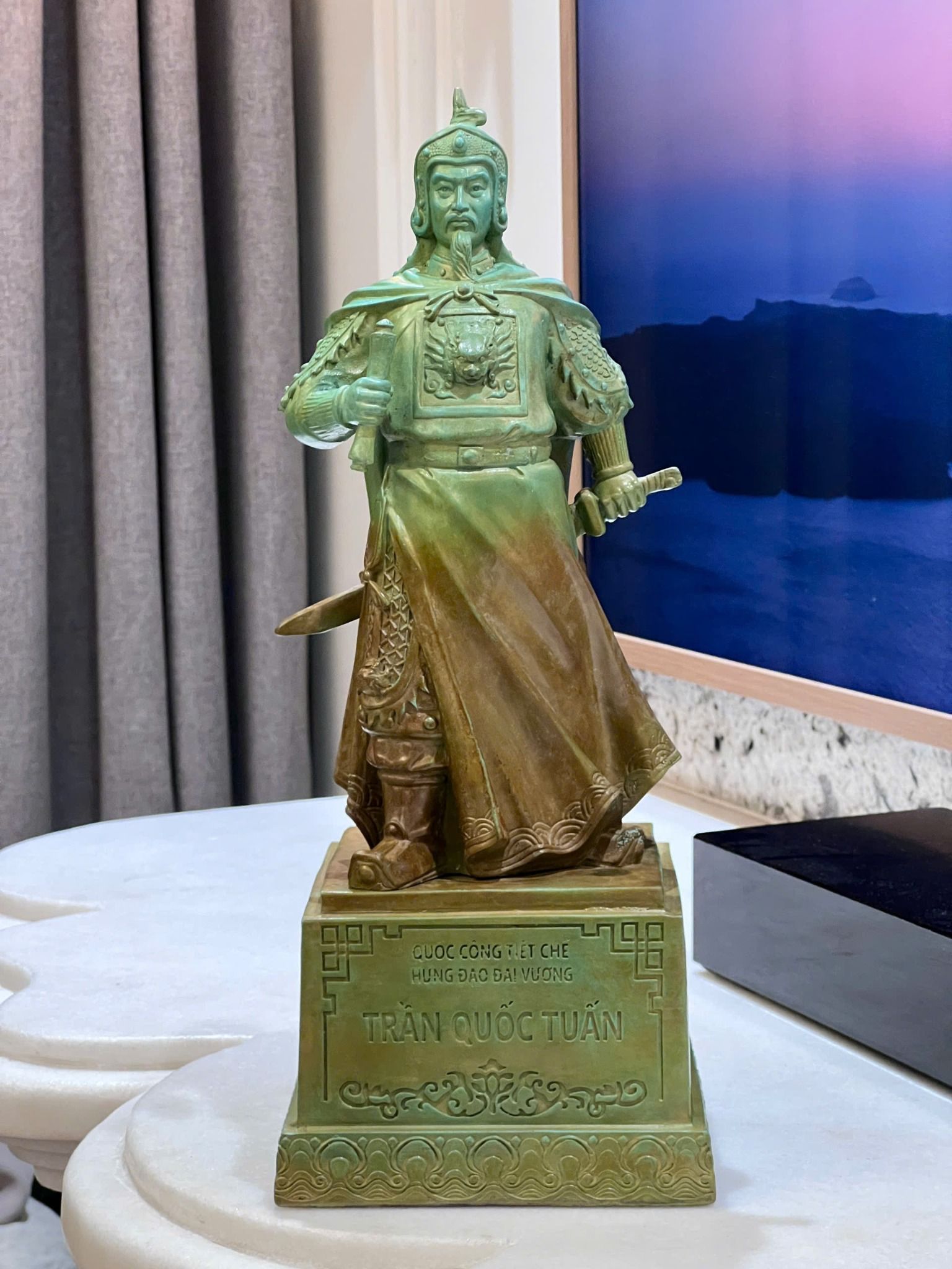 Tượng Trần Quốc Tuấn cao 42cm giả cổ