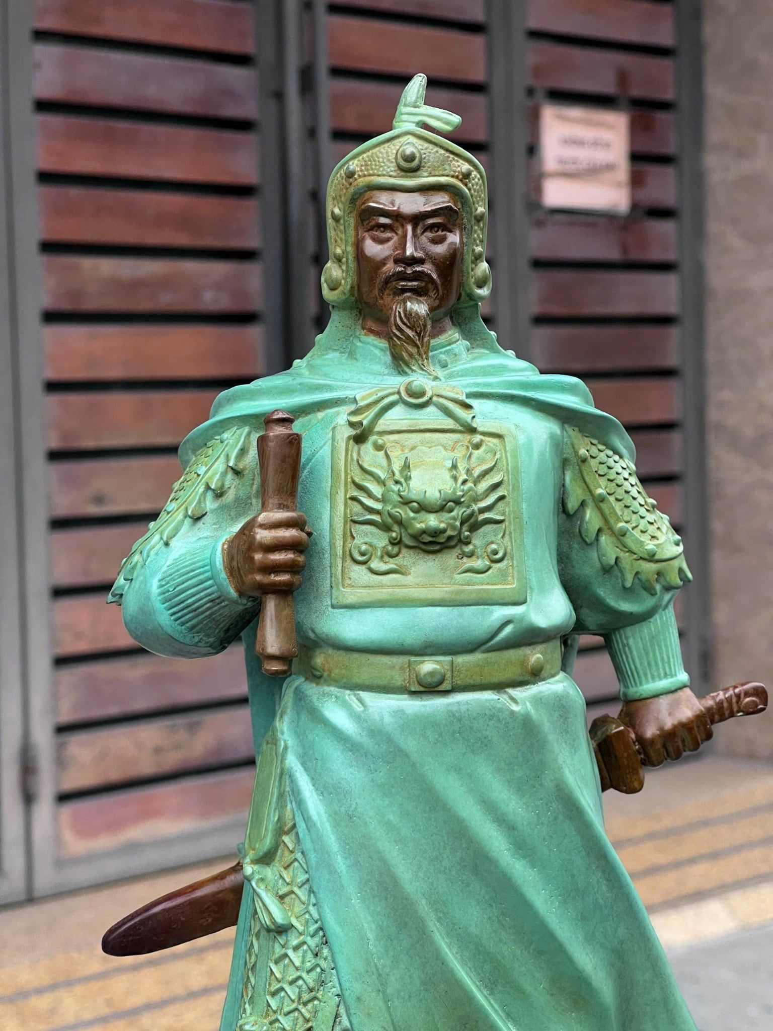 Tượng Trần Hưng Đạo bằng đồng cao 50cm màu ngọc bích vân cổ