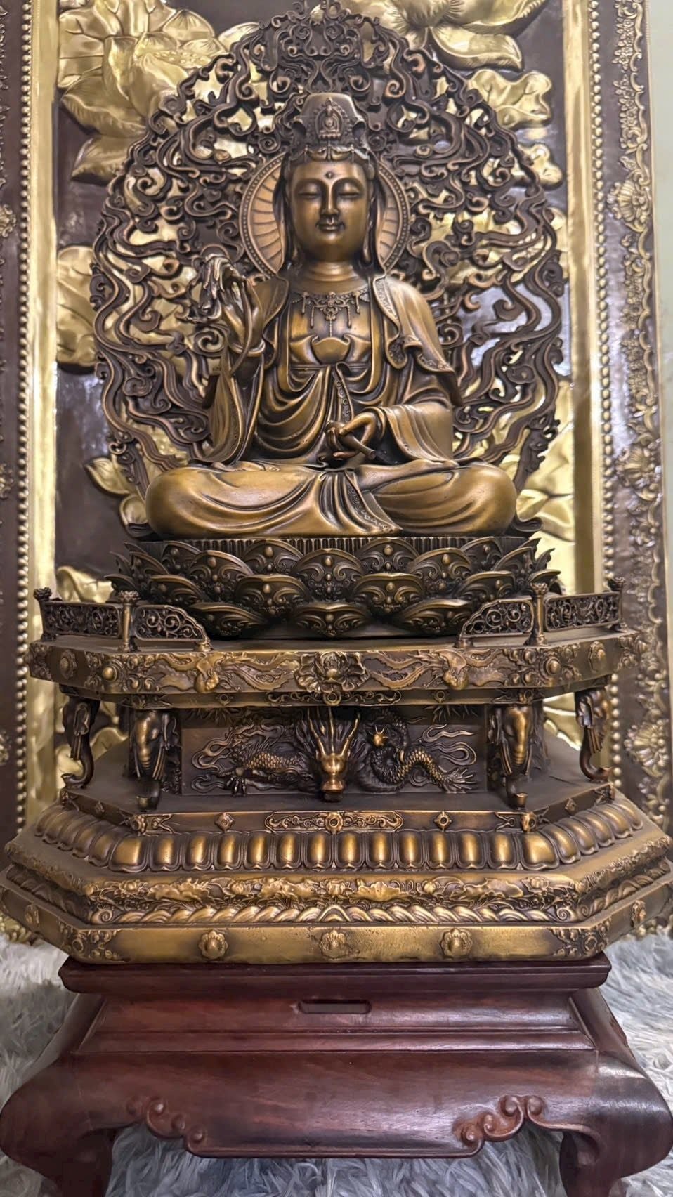 Tượng Quan Âm bằng đồng