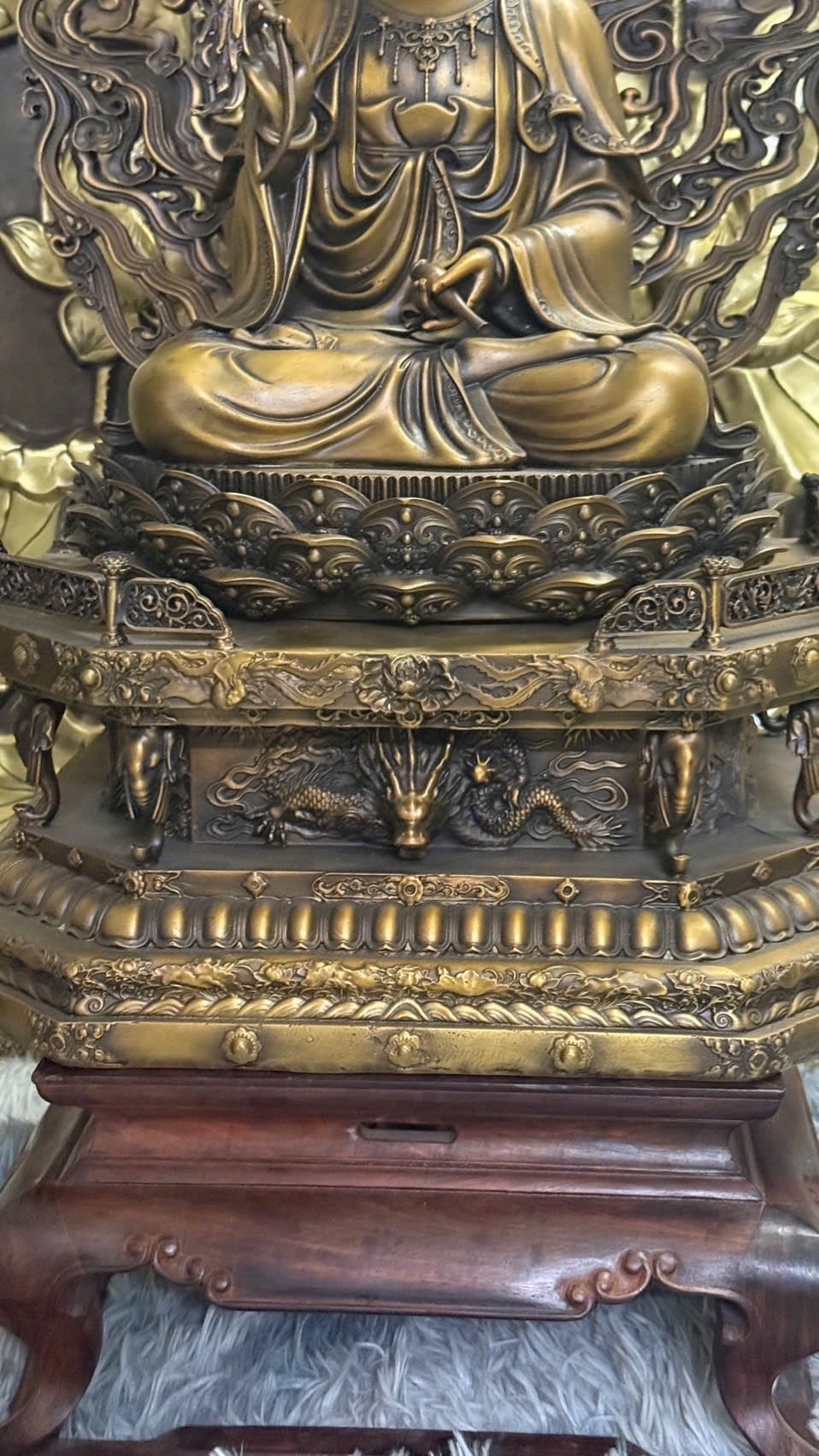Tượng Quan Âm bằng đồng