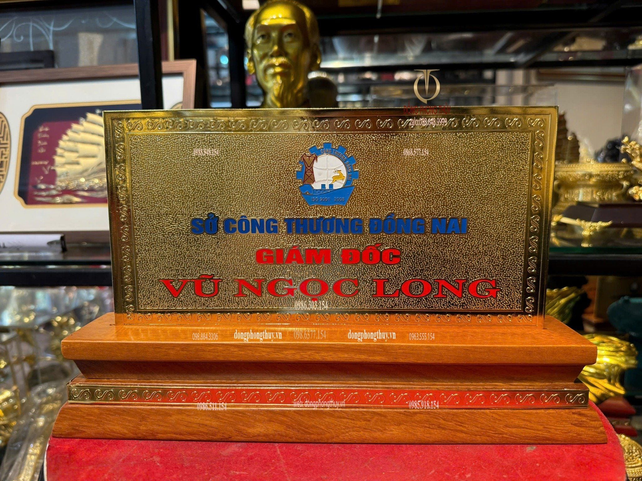 Biển tên để bàn- biển chức danh