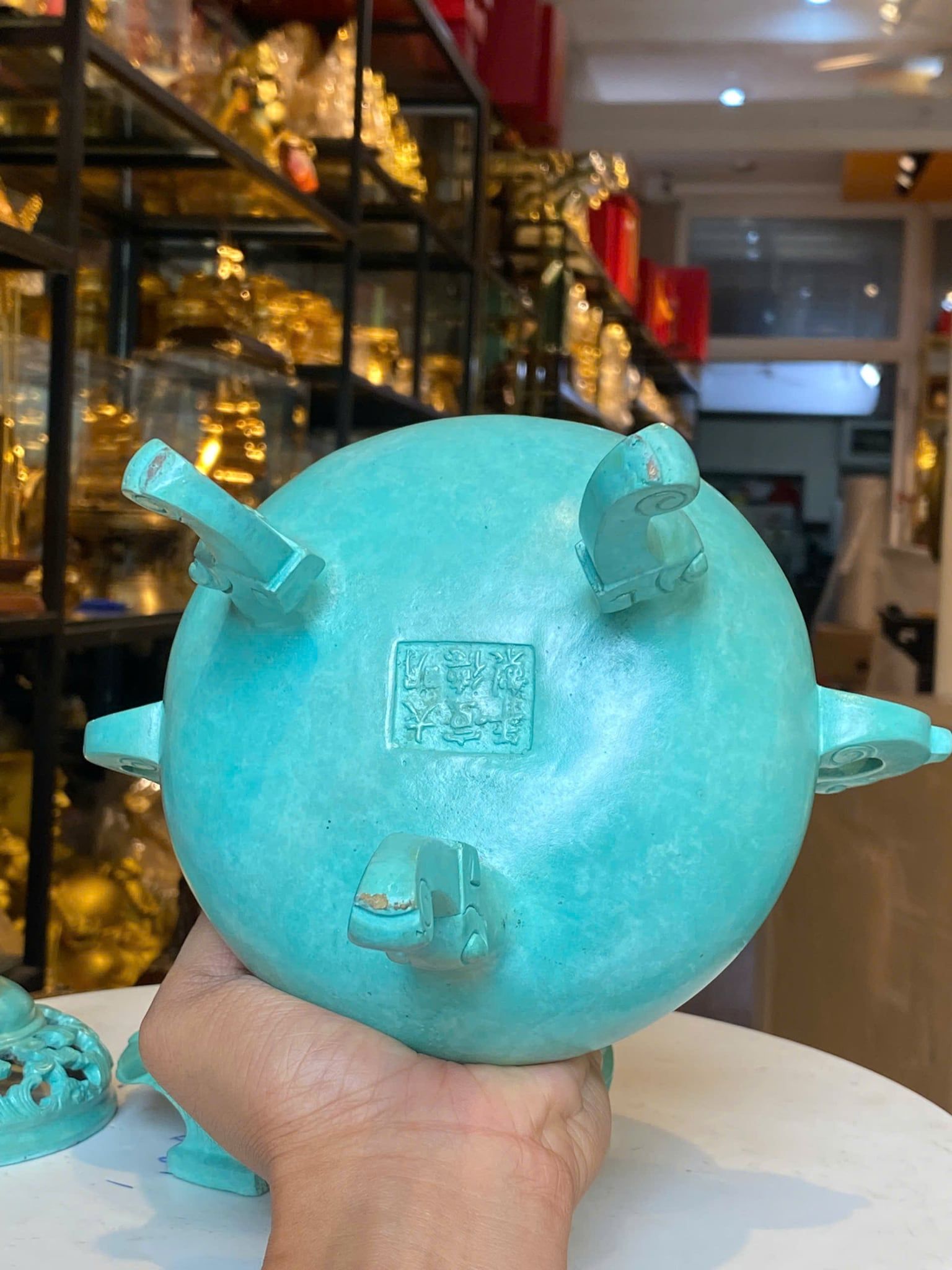 Lư đốt trầm bằng đồng patina xanh ngọc lục bích