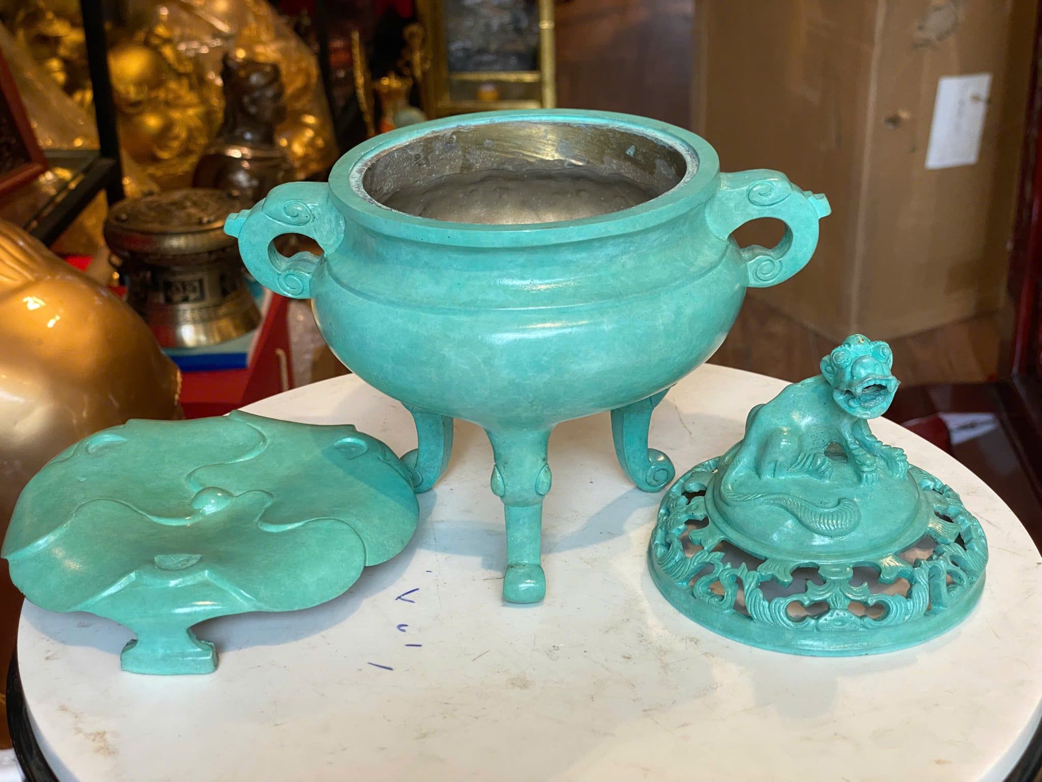 Lư đốt trầm bằng đồng patina xanh ngọc lục bích
