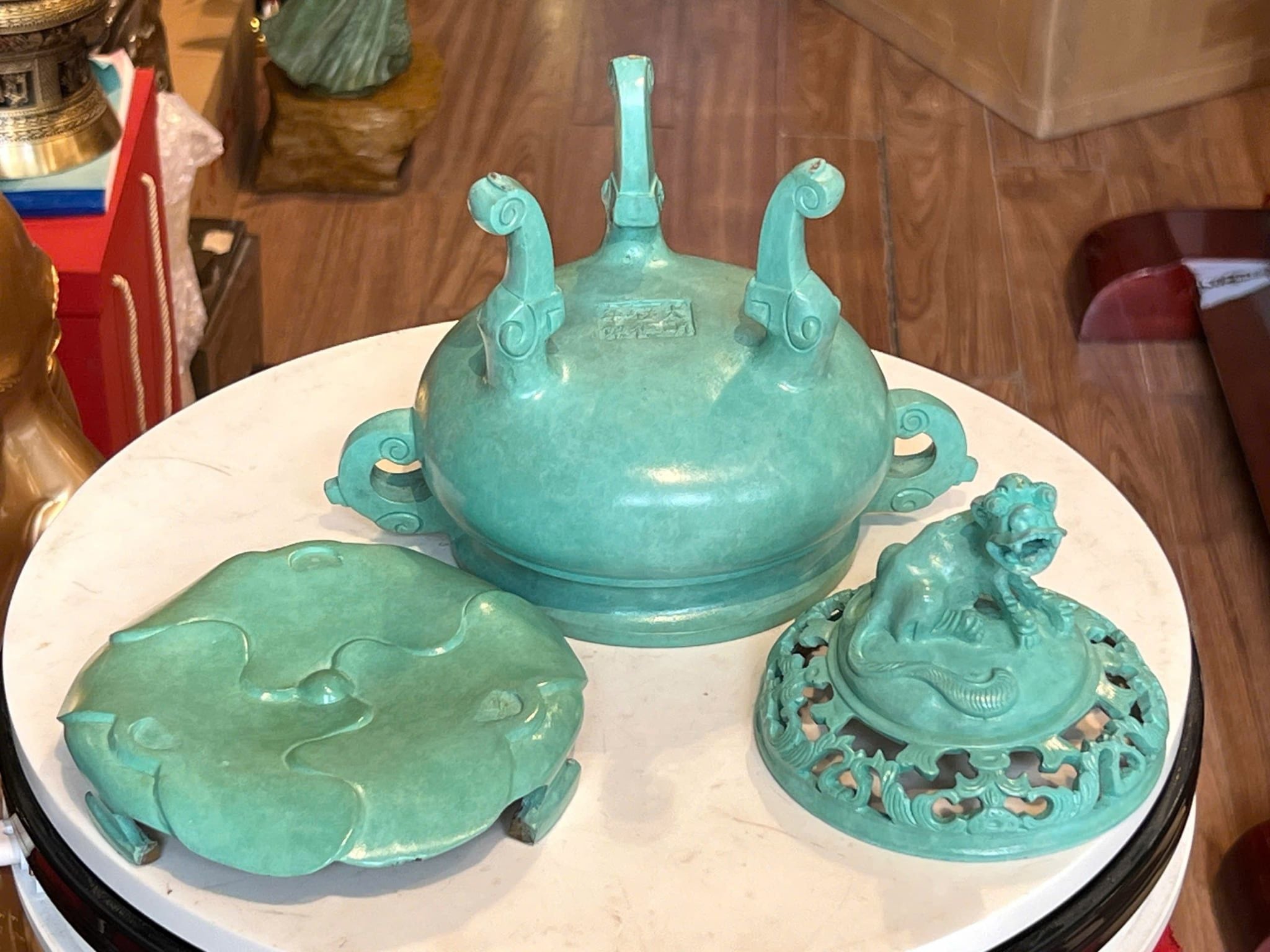 Lư đốt trầm bằng đồng patina xanh ngọc lục bích