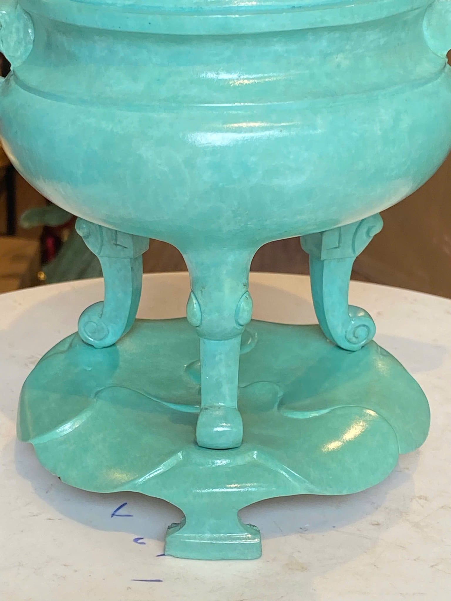 Lư đốt trầm bằng đồng patina xanh ngọc lục bích