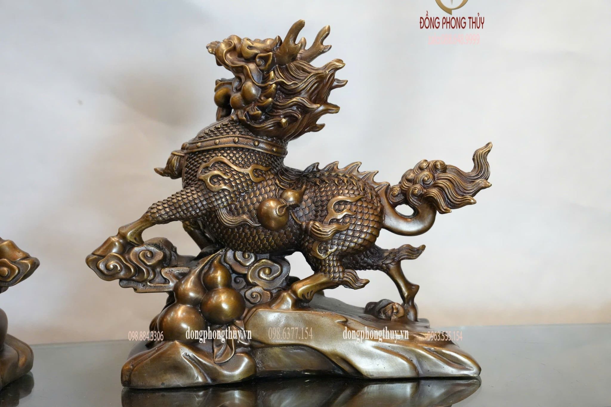 Đôi kỳ lân bằng đồng hun