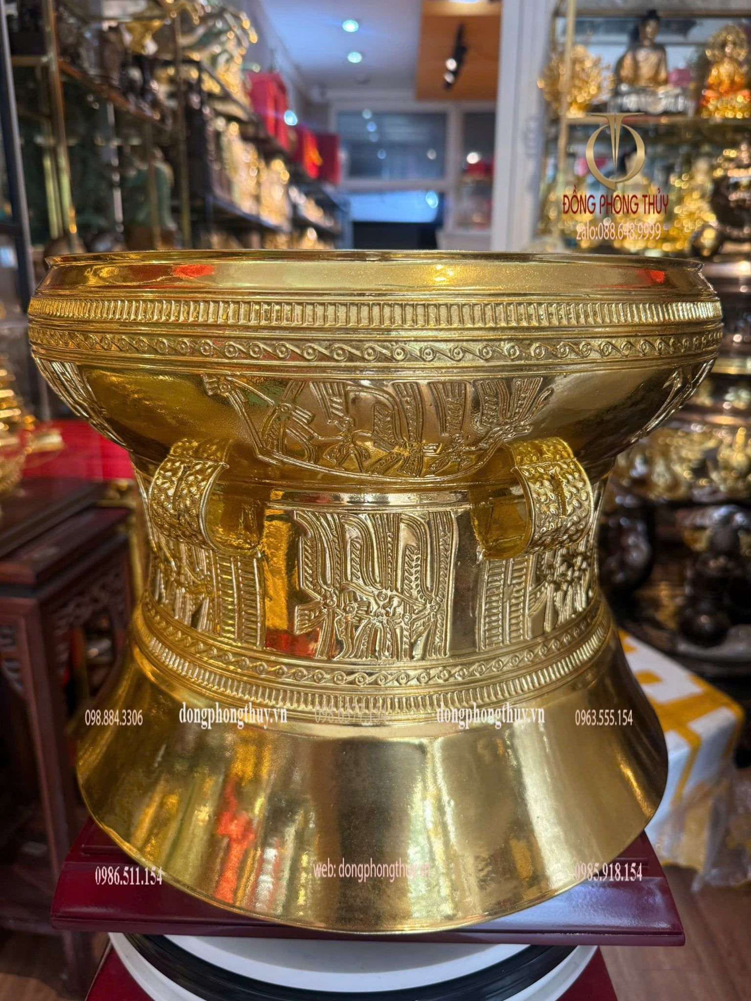 Quả trống đồng đỏ dát vàng