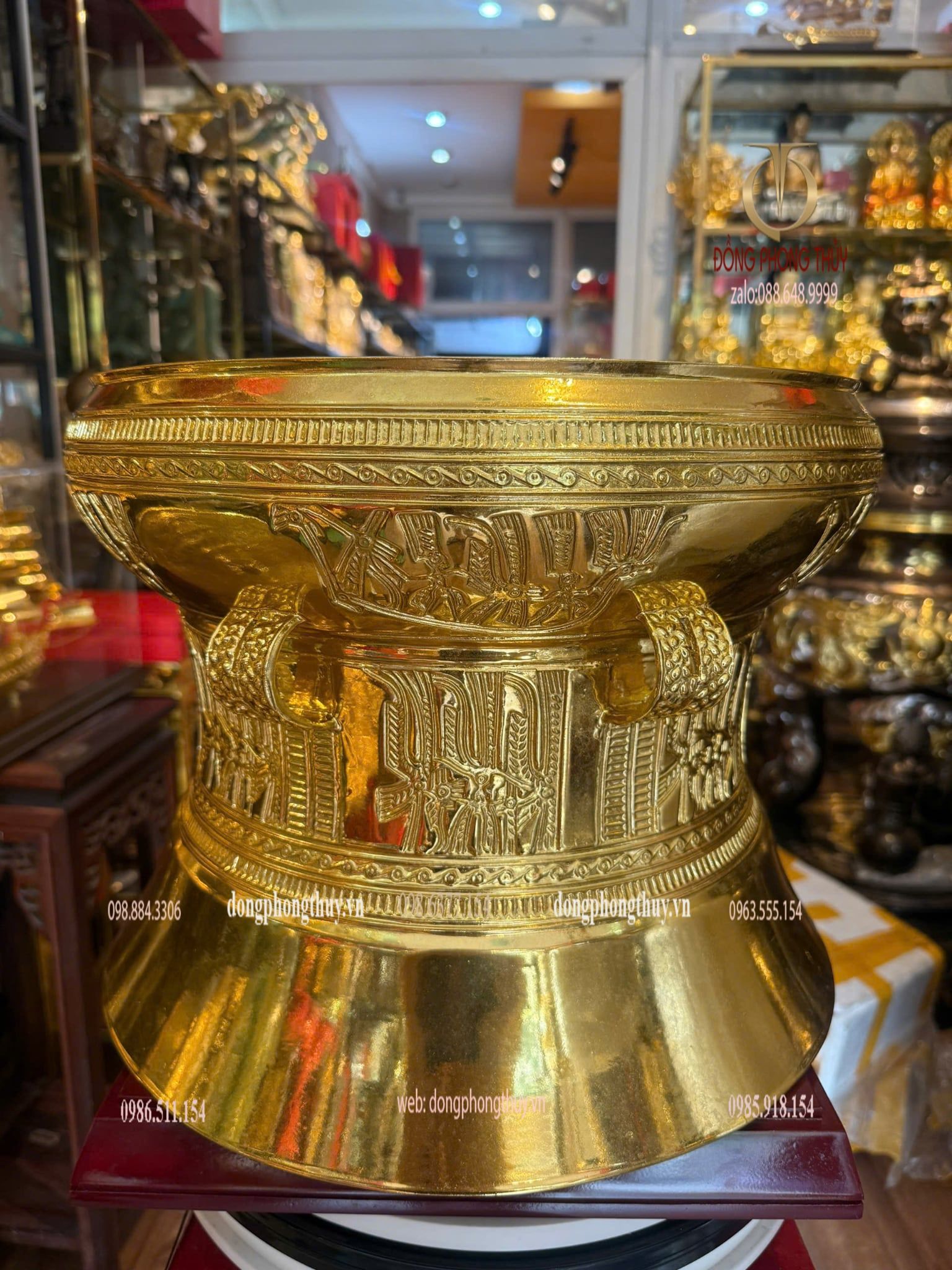 Quả trống đồng đỏ dát vàng