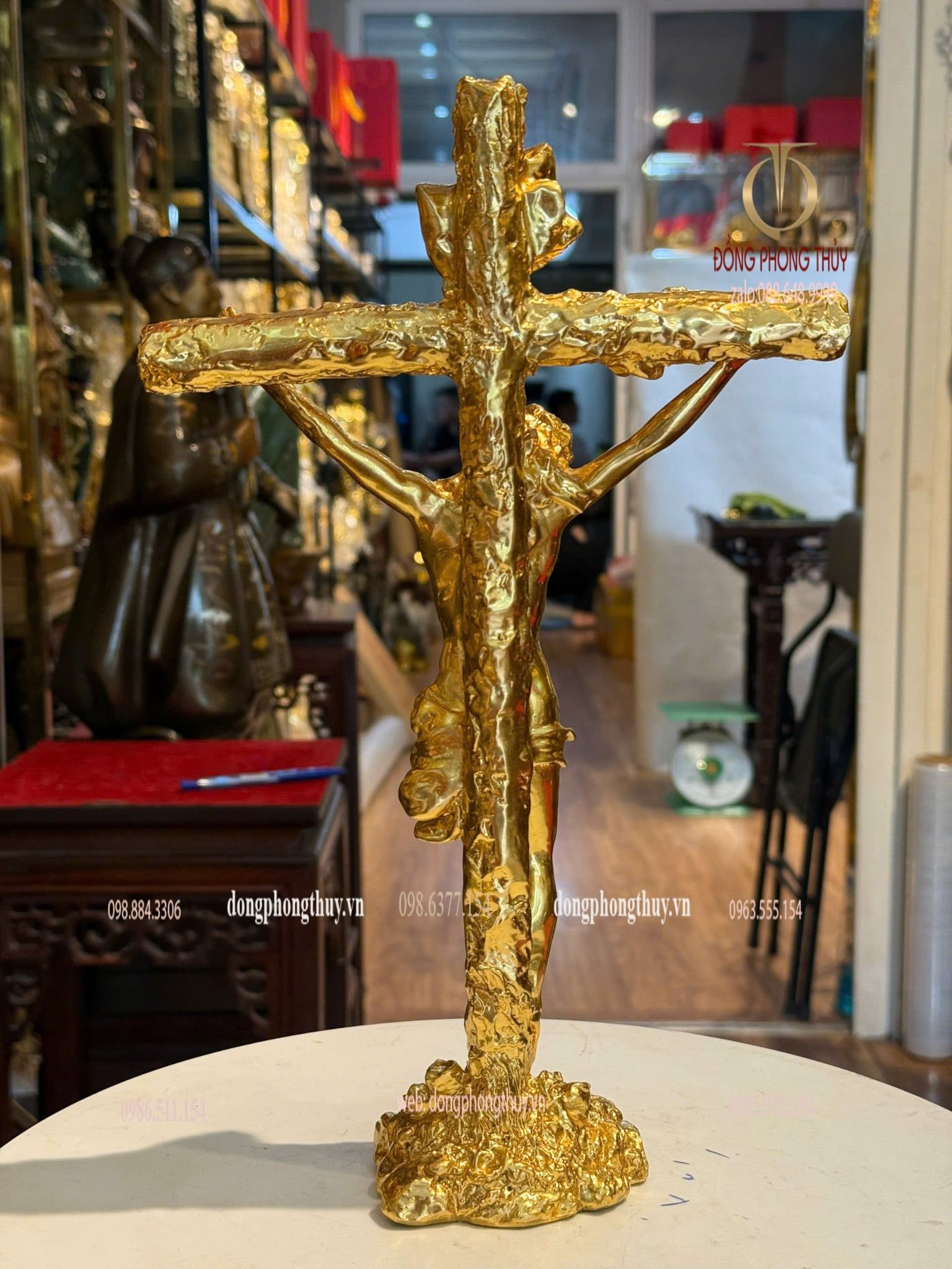 Tượng chúa jesu thánh giá bằng đồng dát vàng 24k