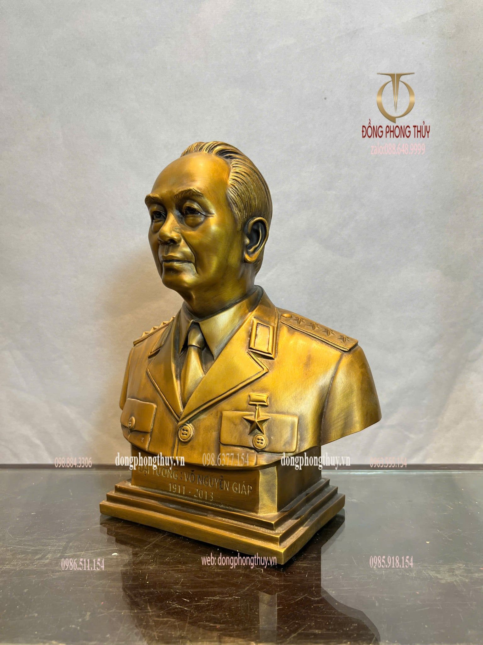Tượng Đại Tướng Võ Nguyên Giáp bằng đồng
