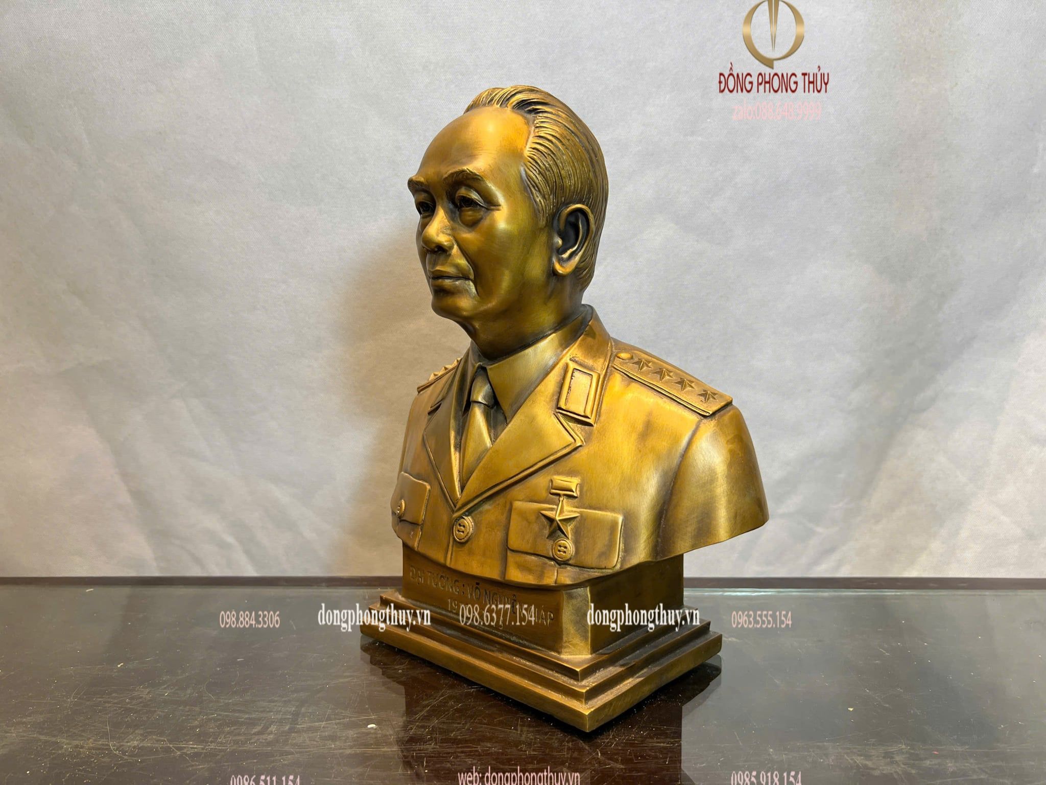 Tượng Đại Tướng Võ Nguyên Giáp bằng đồng