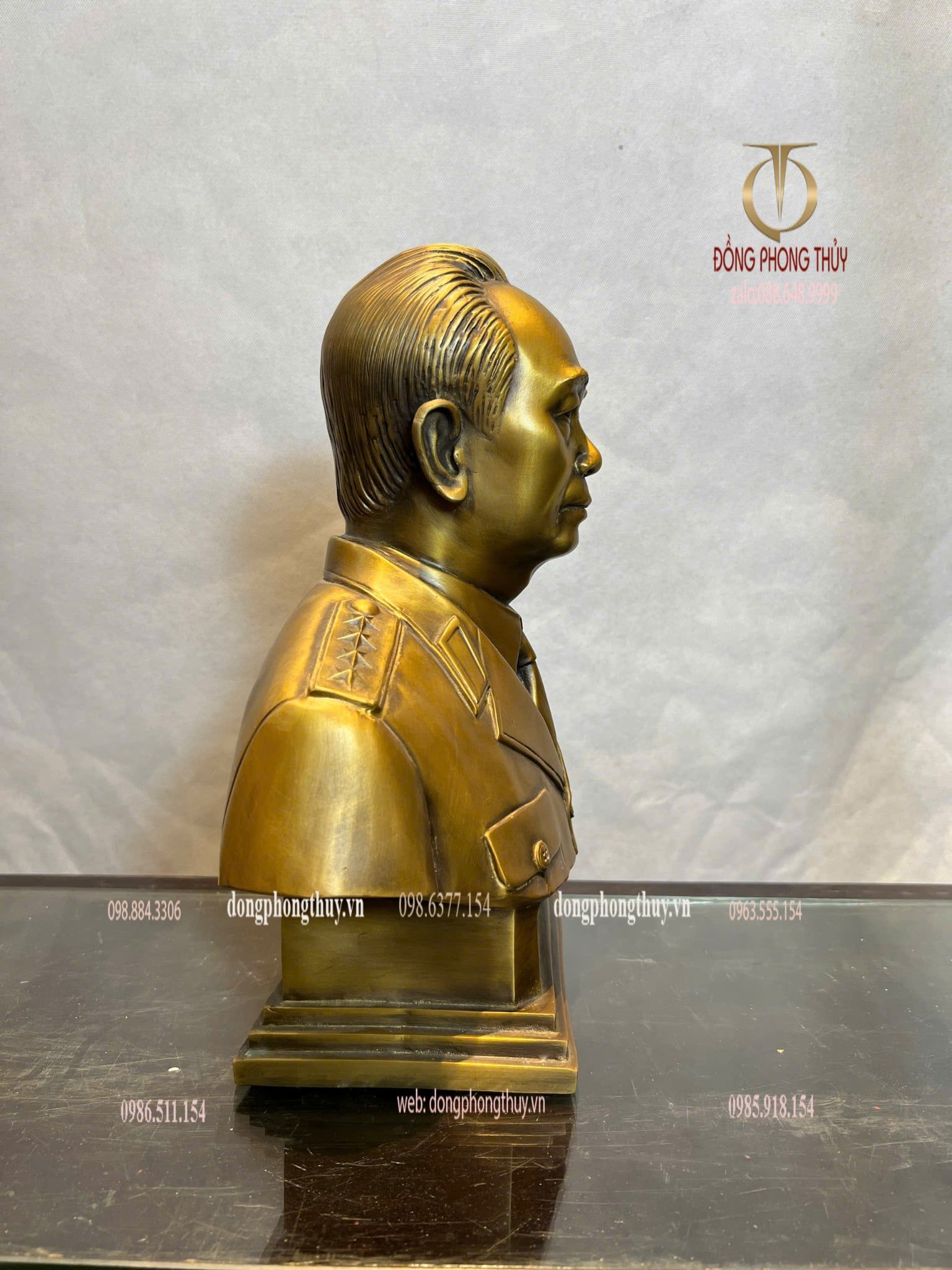 Tượng Đại Tướng Võ Nguyên Giáp bằng đồng
