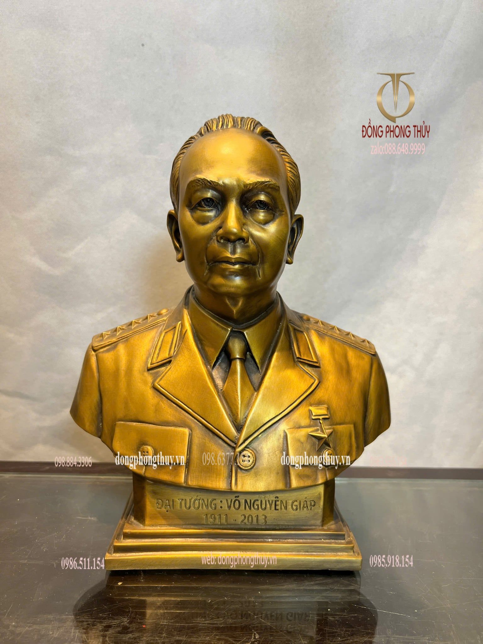 Tượng Đại Tướng Võ Nguyên Giáp bằng đồng
