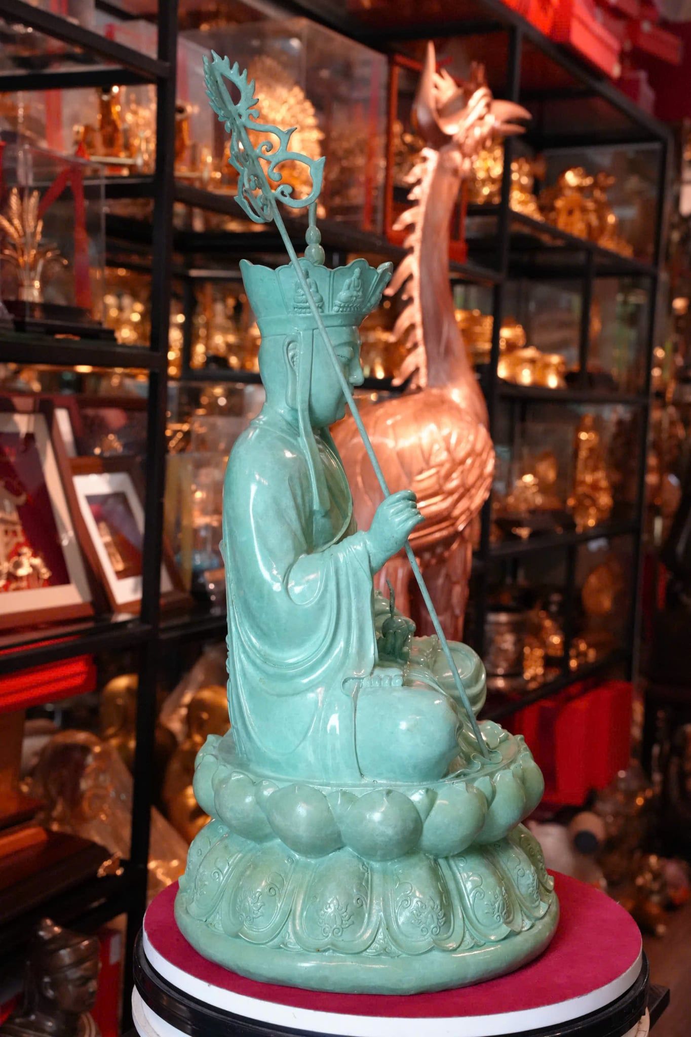 Tượng Địa Tạng Vương Bồ Tát bằng đồng màu patina