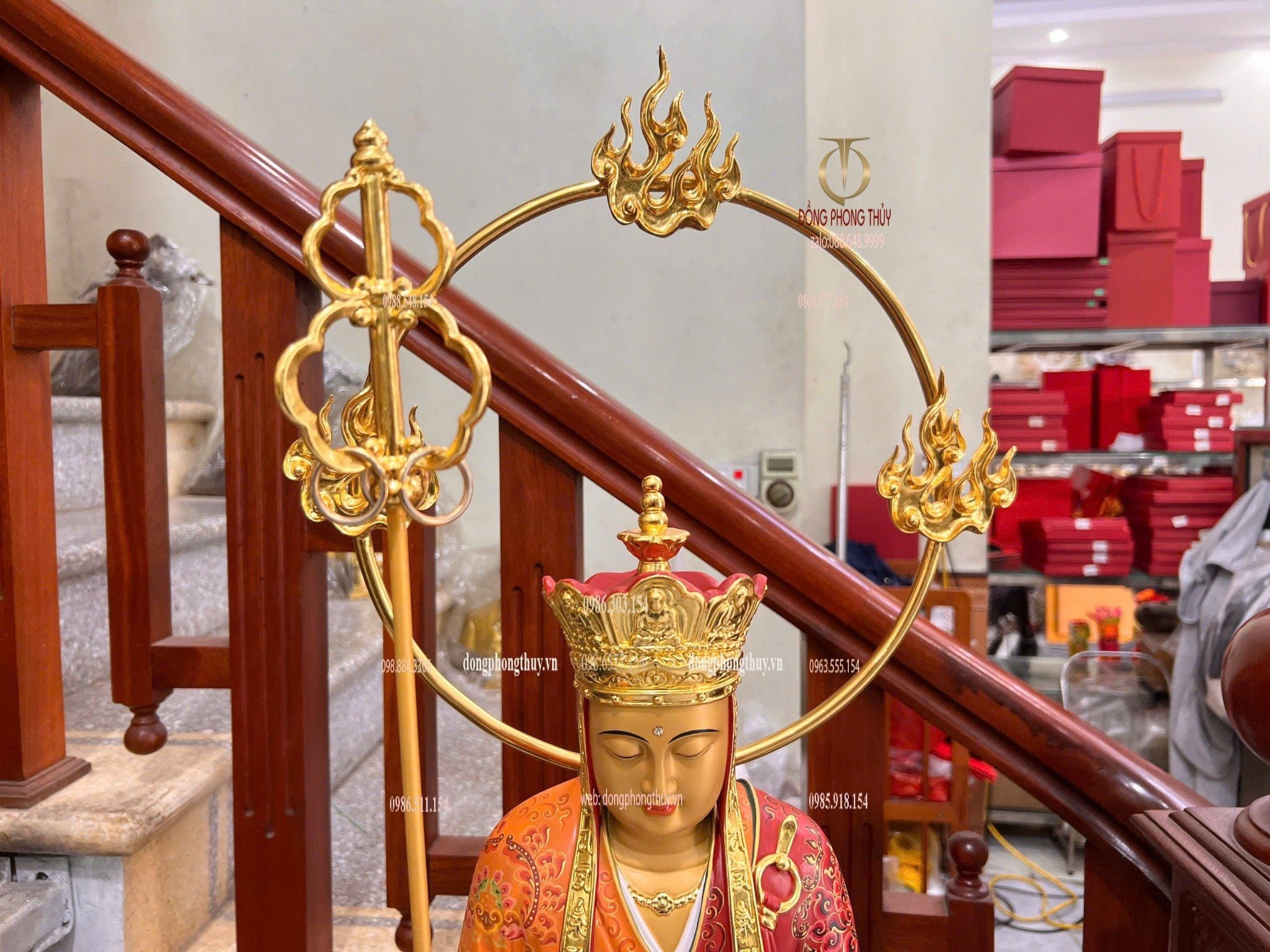 Tượng Địa Tạng Vương bằng đồng vẽ gấm