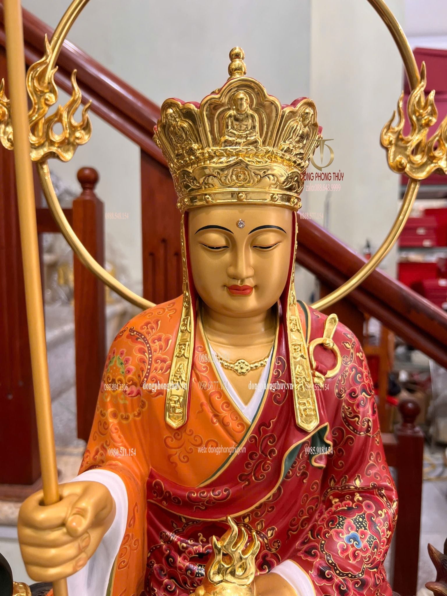 Tượng Địa Tạng Vương bằng đồng vẽ gấm