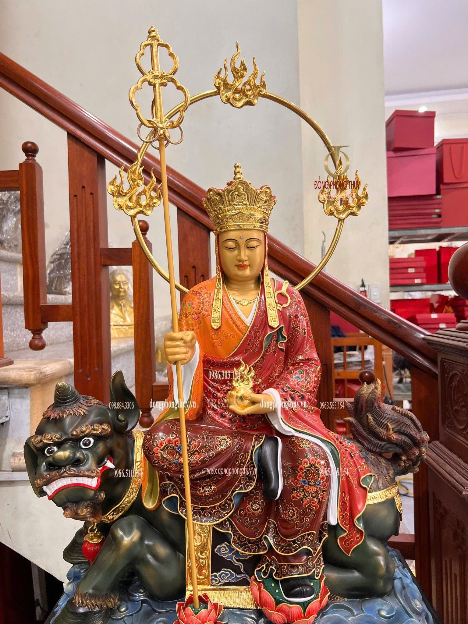 Tượng Địa Tạng Vương bằng đồng vẽ gấm