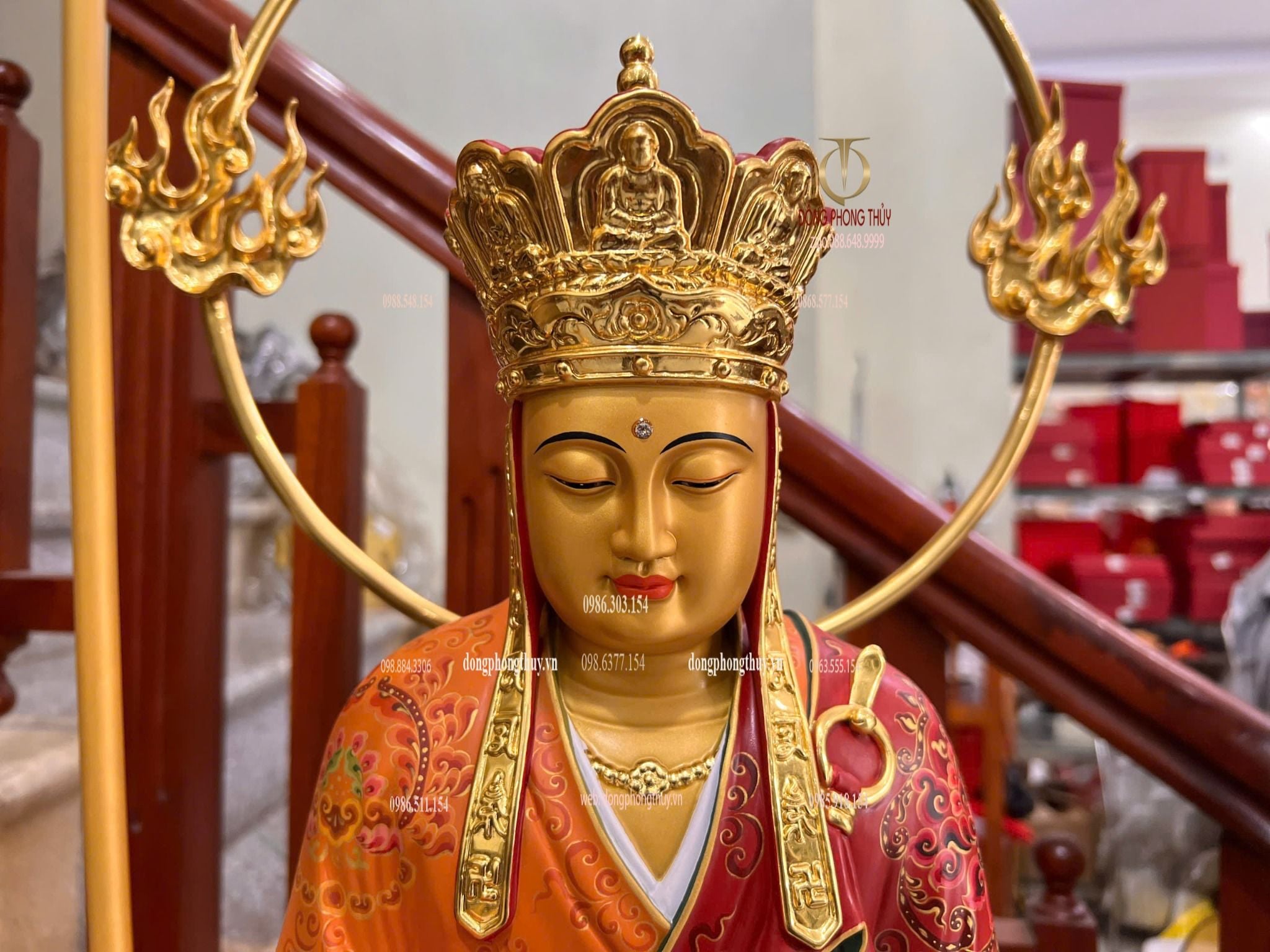 Tượng Địa Tạng Vương bằng đồng vẽ gấm