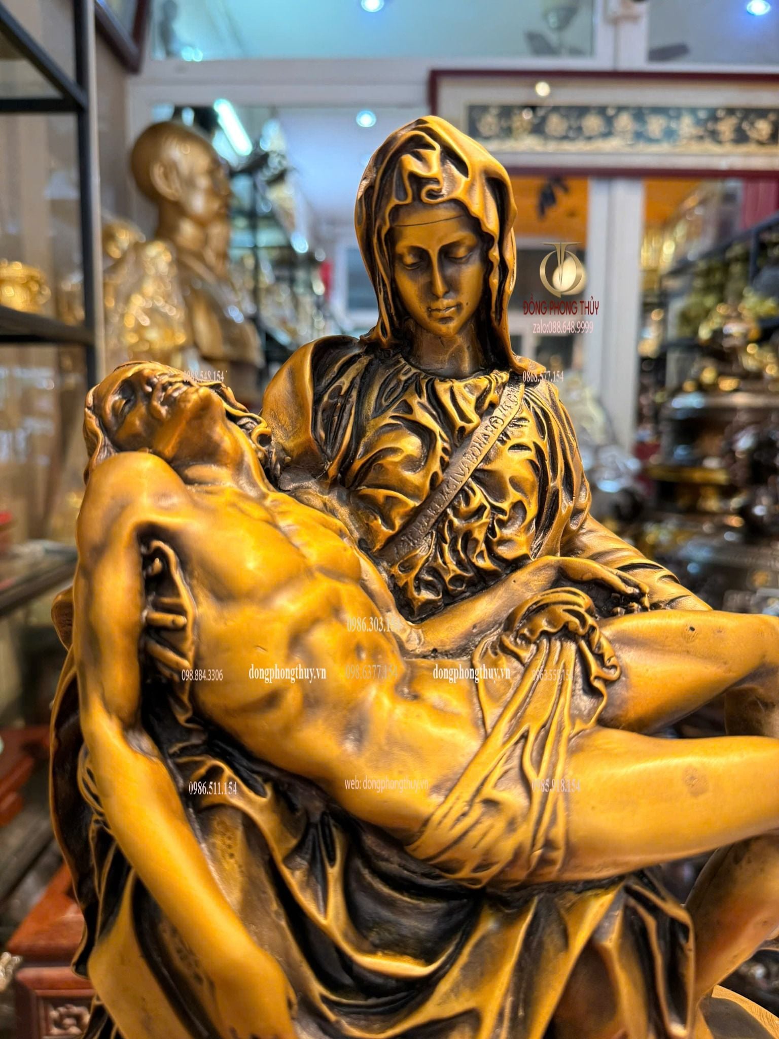 Tượng đức mẹ u sầu