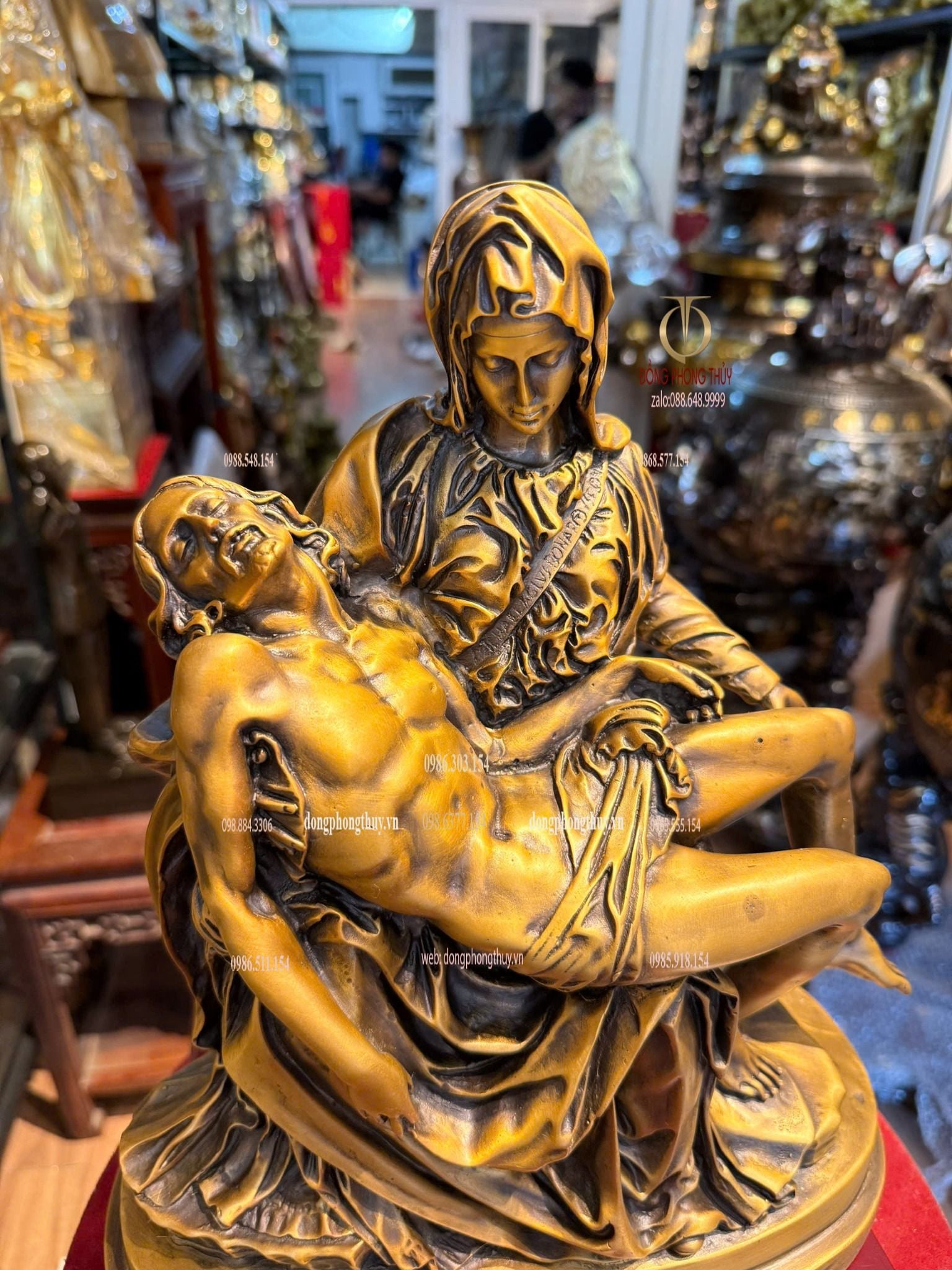 Tượng đức mẹ u sầu