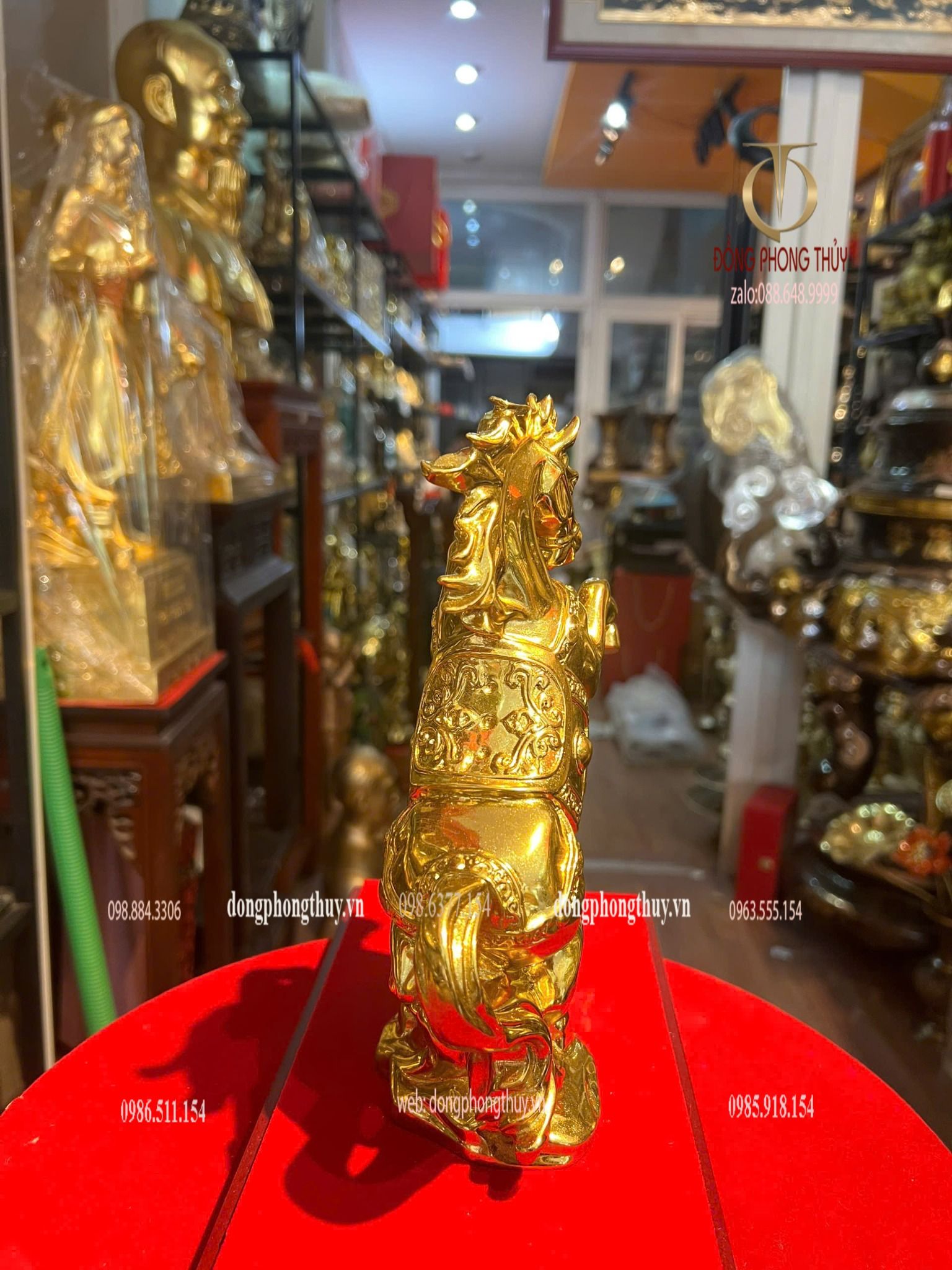 Tượng ngựa mạ vàng bằng đồng dát vàng 24k Cao 23 ngang 13 sâu 7 nặng 1,5kg