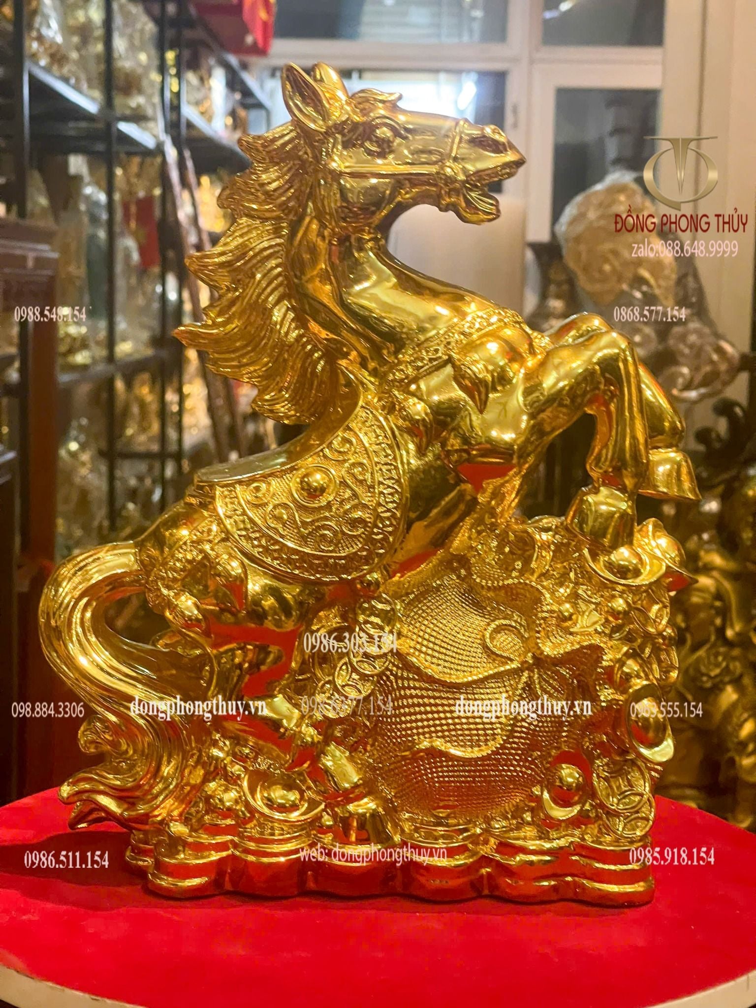 Tượng ngựa bằng đồng dát vàng nano