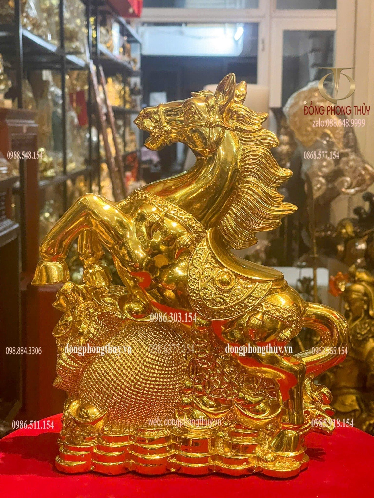 Tượng ngựa bằng đồng dát vàng nano