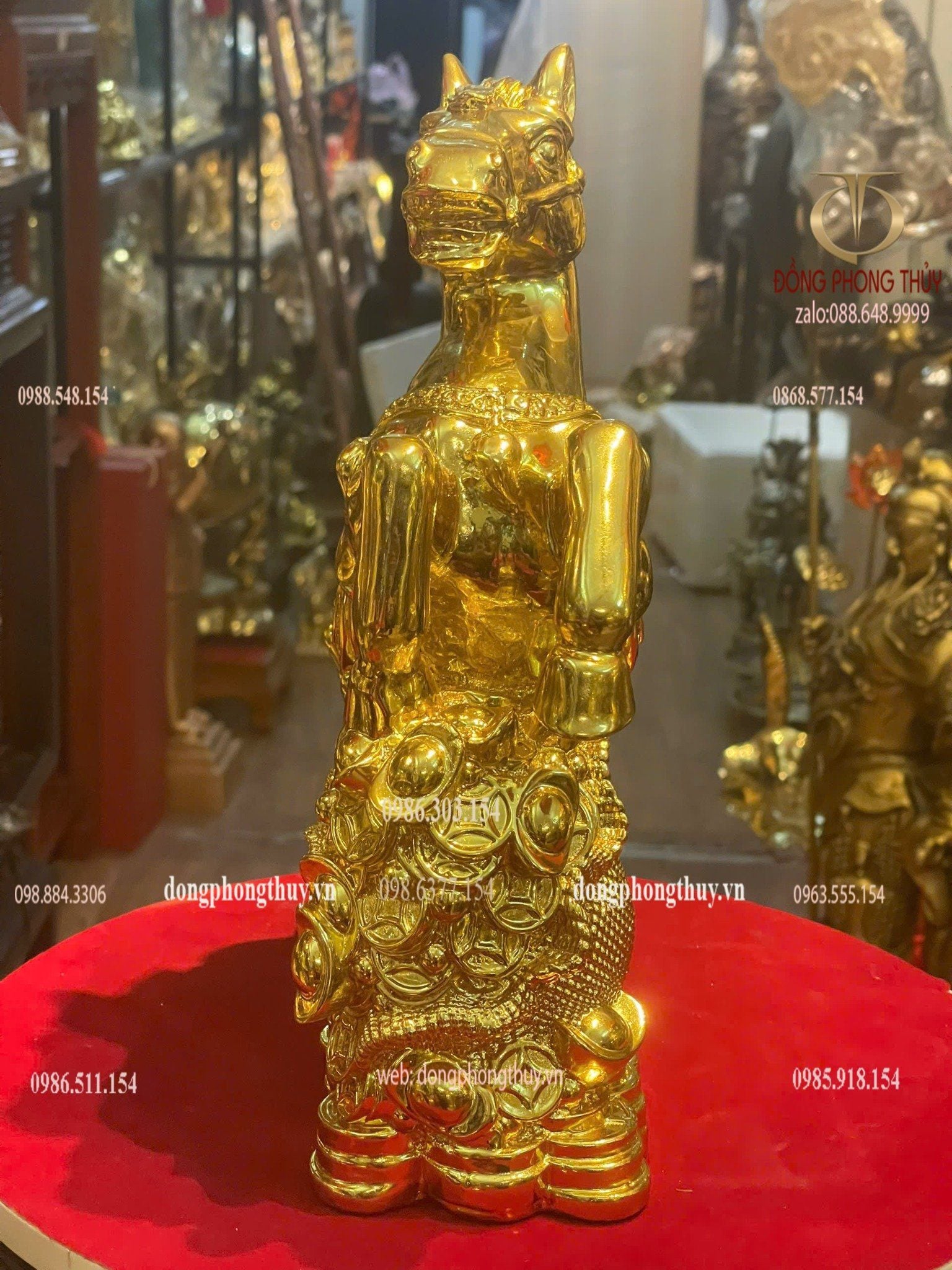 Tượng ngựa bằng đồng dát vàng nano