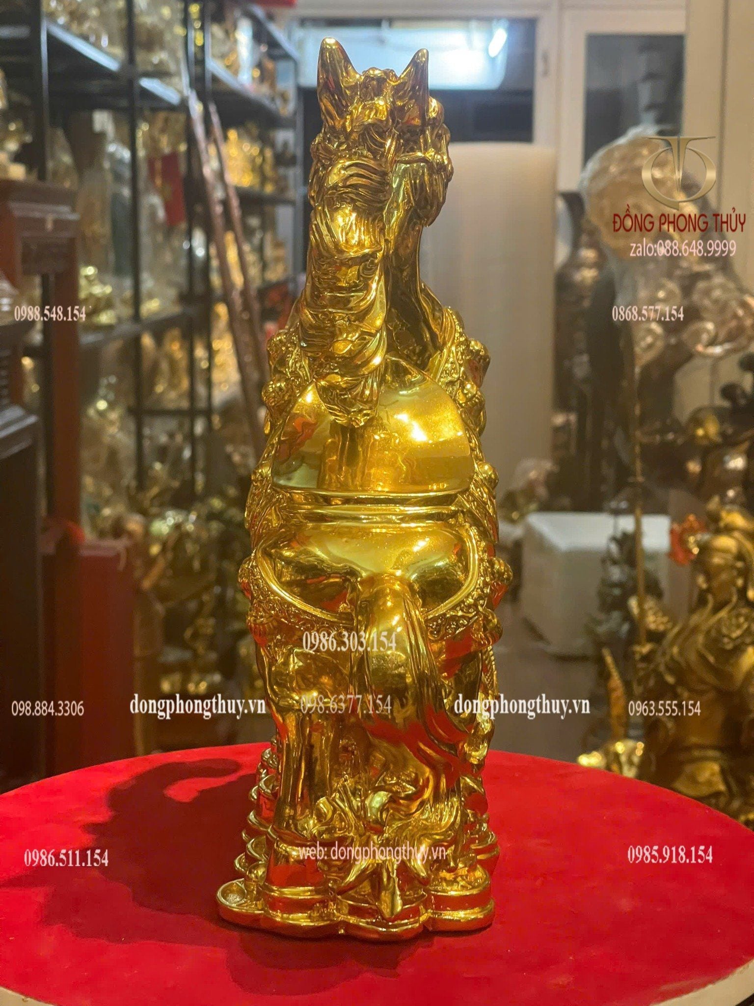 Tượng ngựa bằng đồng dát vàng nano