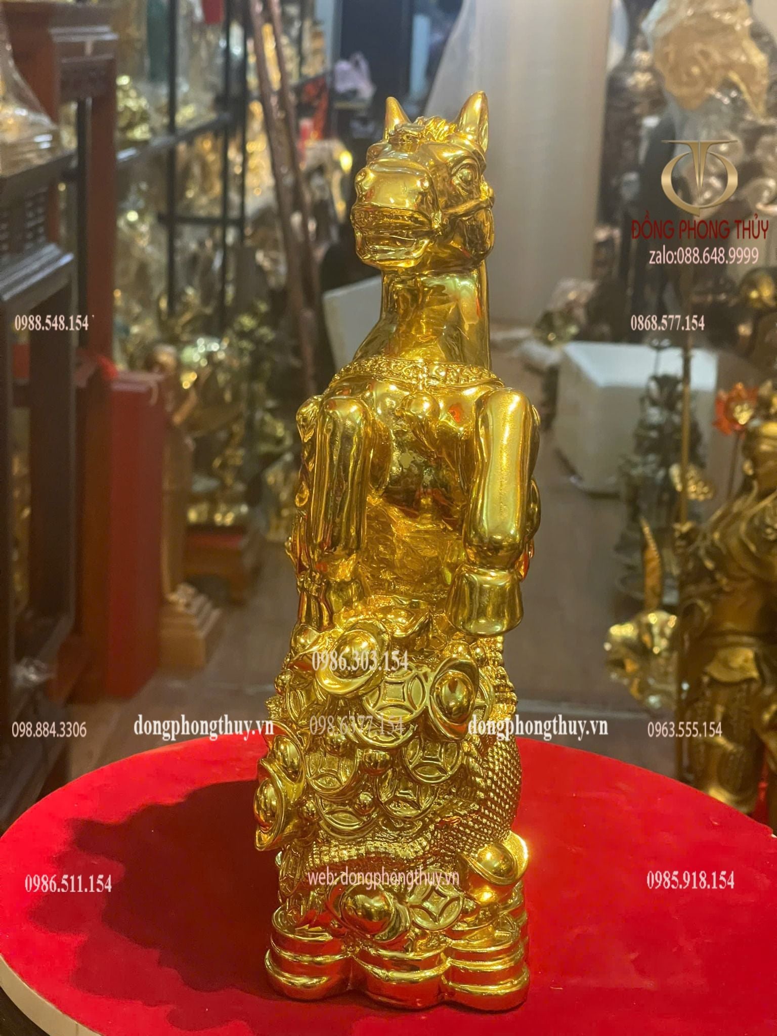 Tượng ngựa bằng đồng dát vàng nano