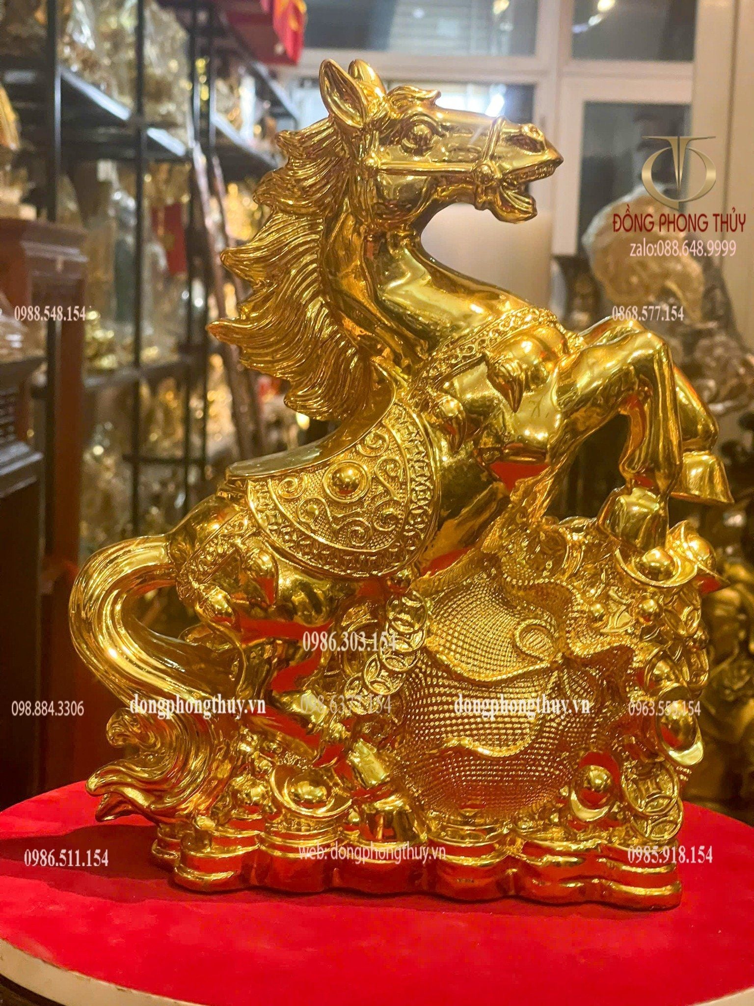 Tượng ngựa bằng đồng dát vàng nano