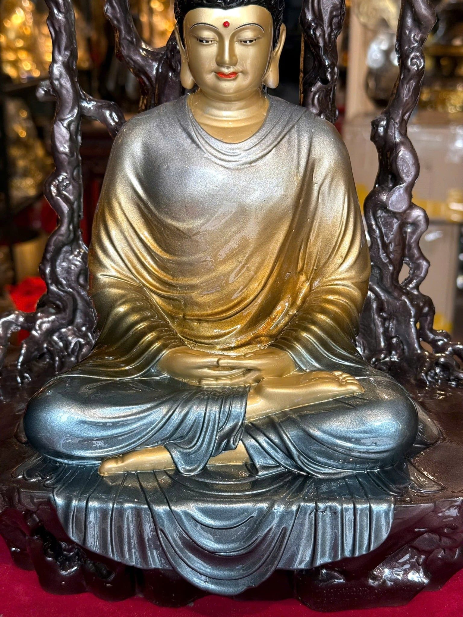 Tượng phật Thích Ca ngồi thiền bằng đồng