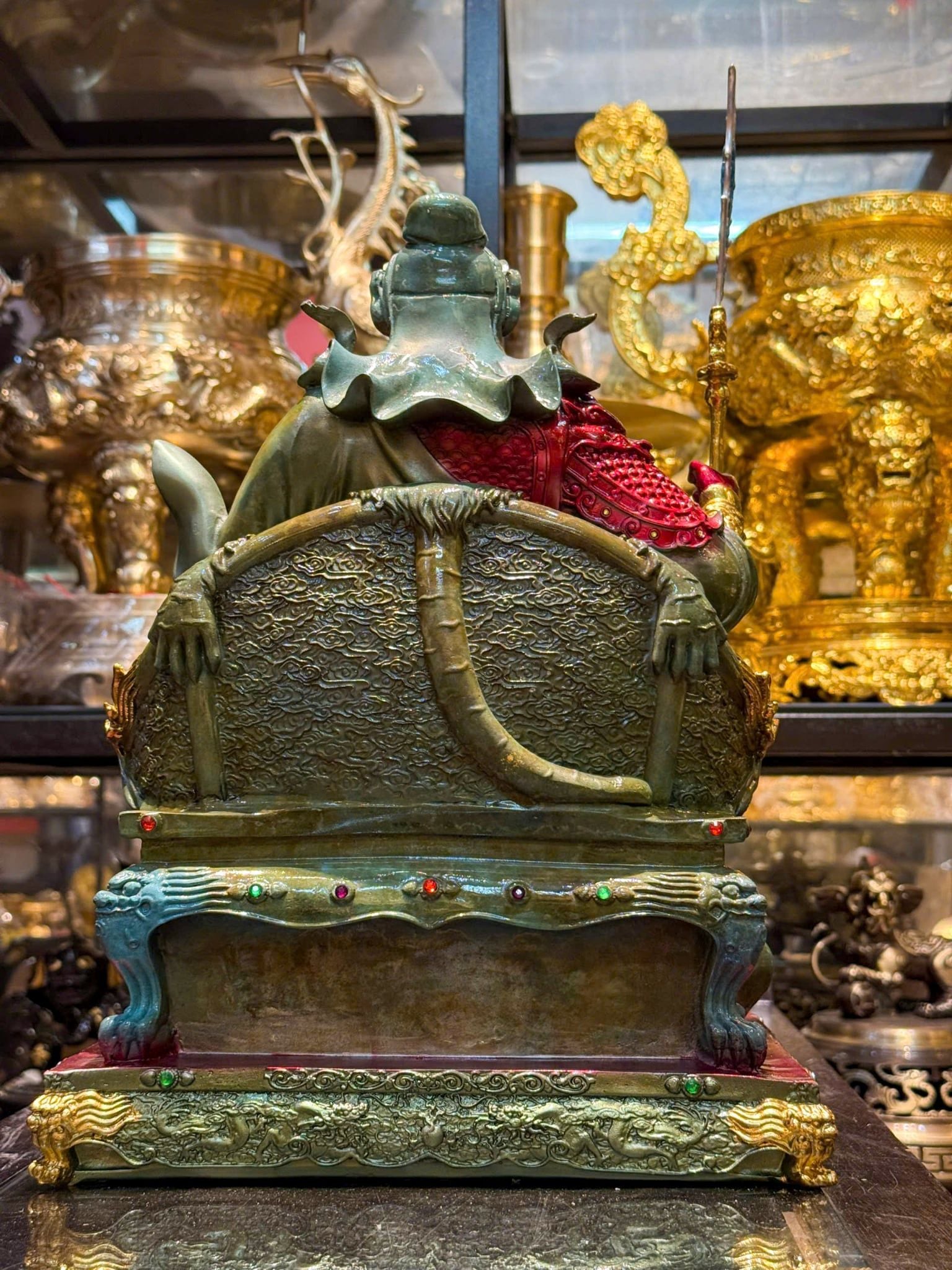 Tượng Quan Thánh đế quân bằng đồng