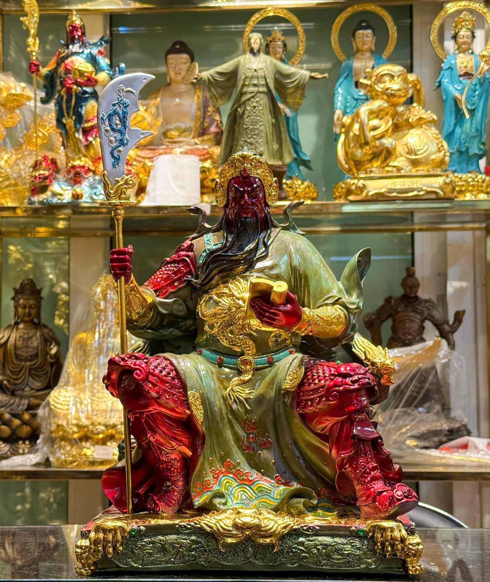 Tượng Quan Thánh đế quân bằng đồng