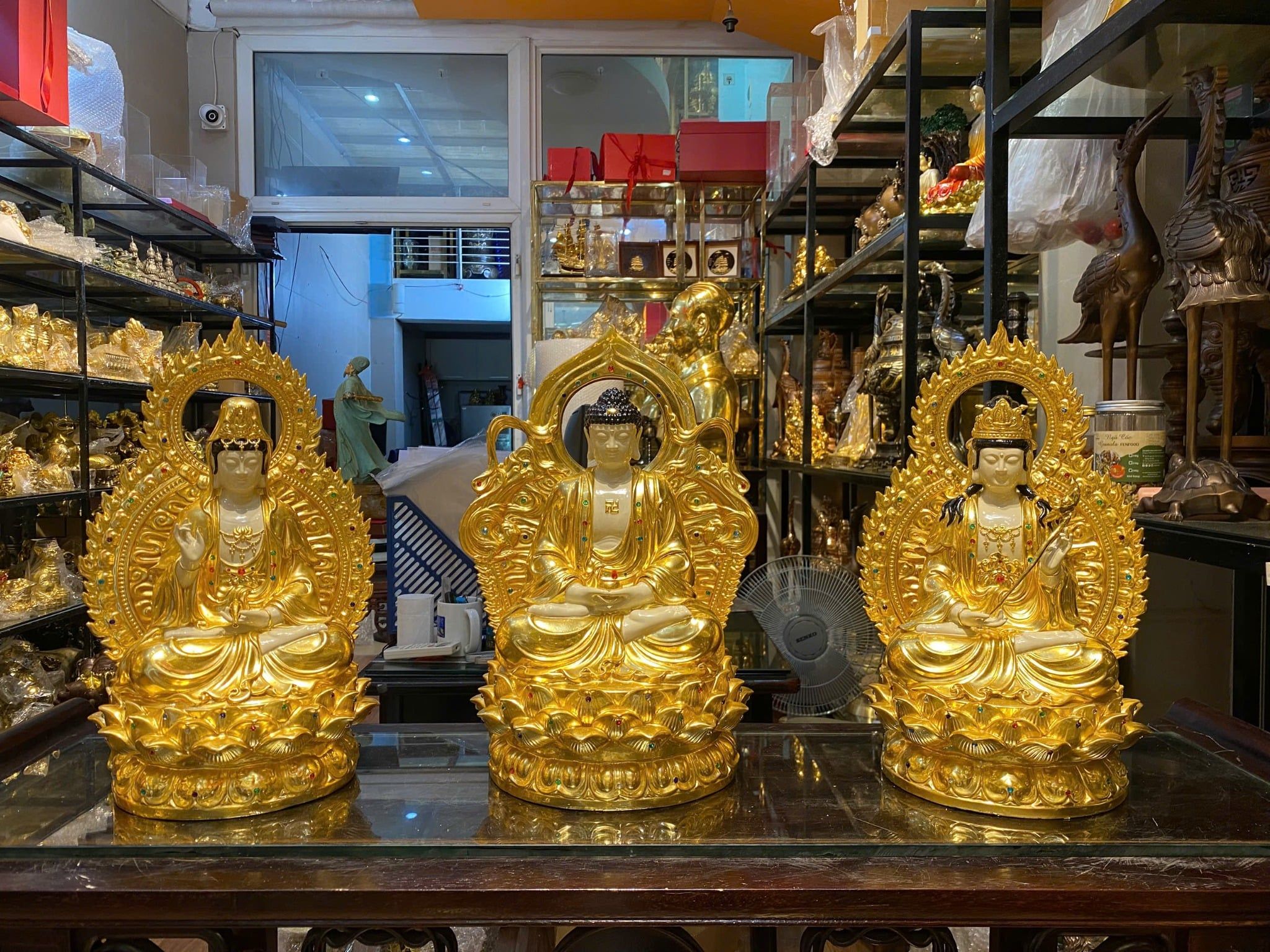 Tượng tây Phương Tam Thánh cao 43cm nặng 38kg dát vàng 24k, vẽ màu