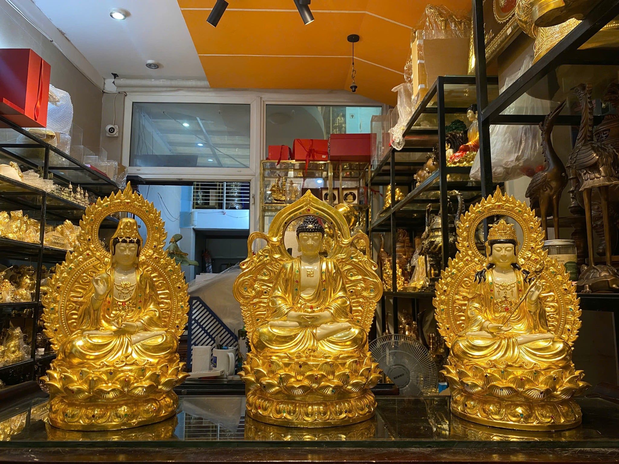 Tượng tây Phương Tam Thánh cao 43cm nặng 38kg dát vàng 24k, vẽ màu
