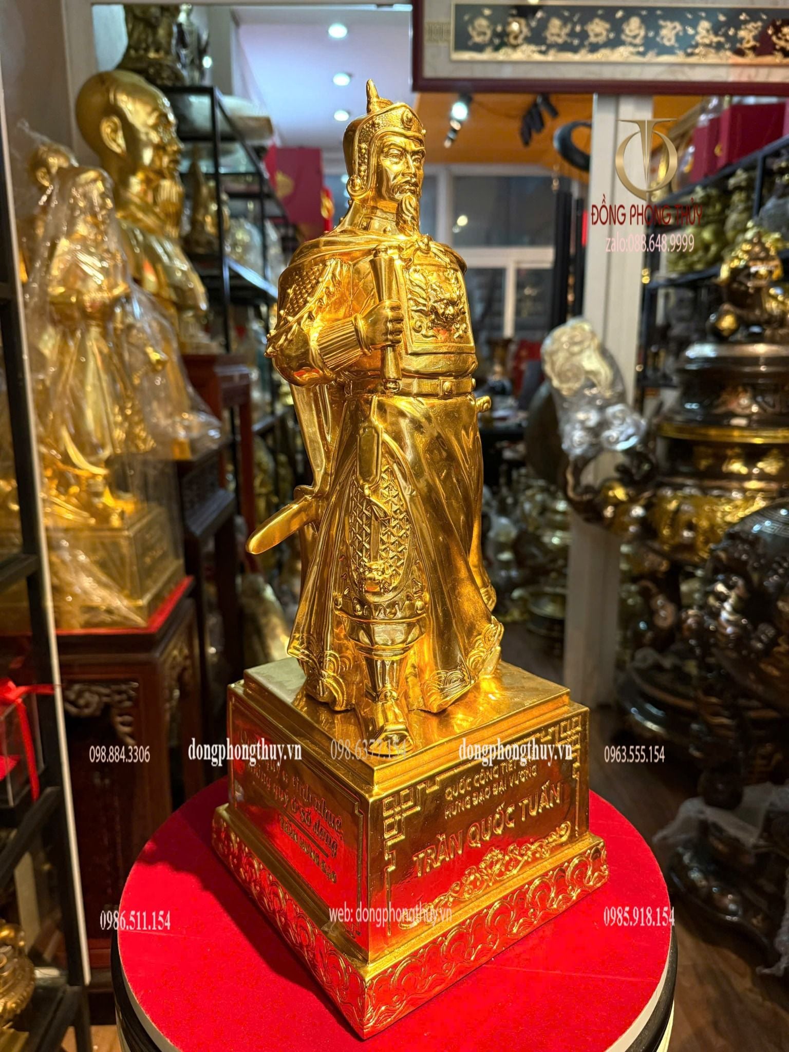 Tượng Trần Hưng Đạo cao 48cm bằng đồng dát vàng 24k