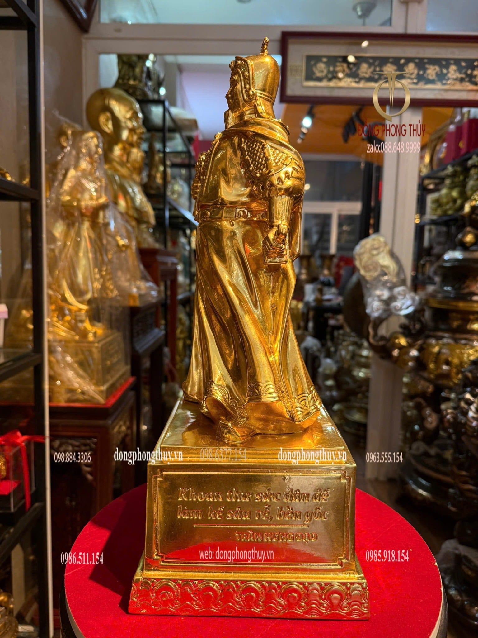 Tượng Trần Hưng Đạo cao 48cm bằng đồng dát vàng 24k
