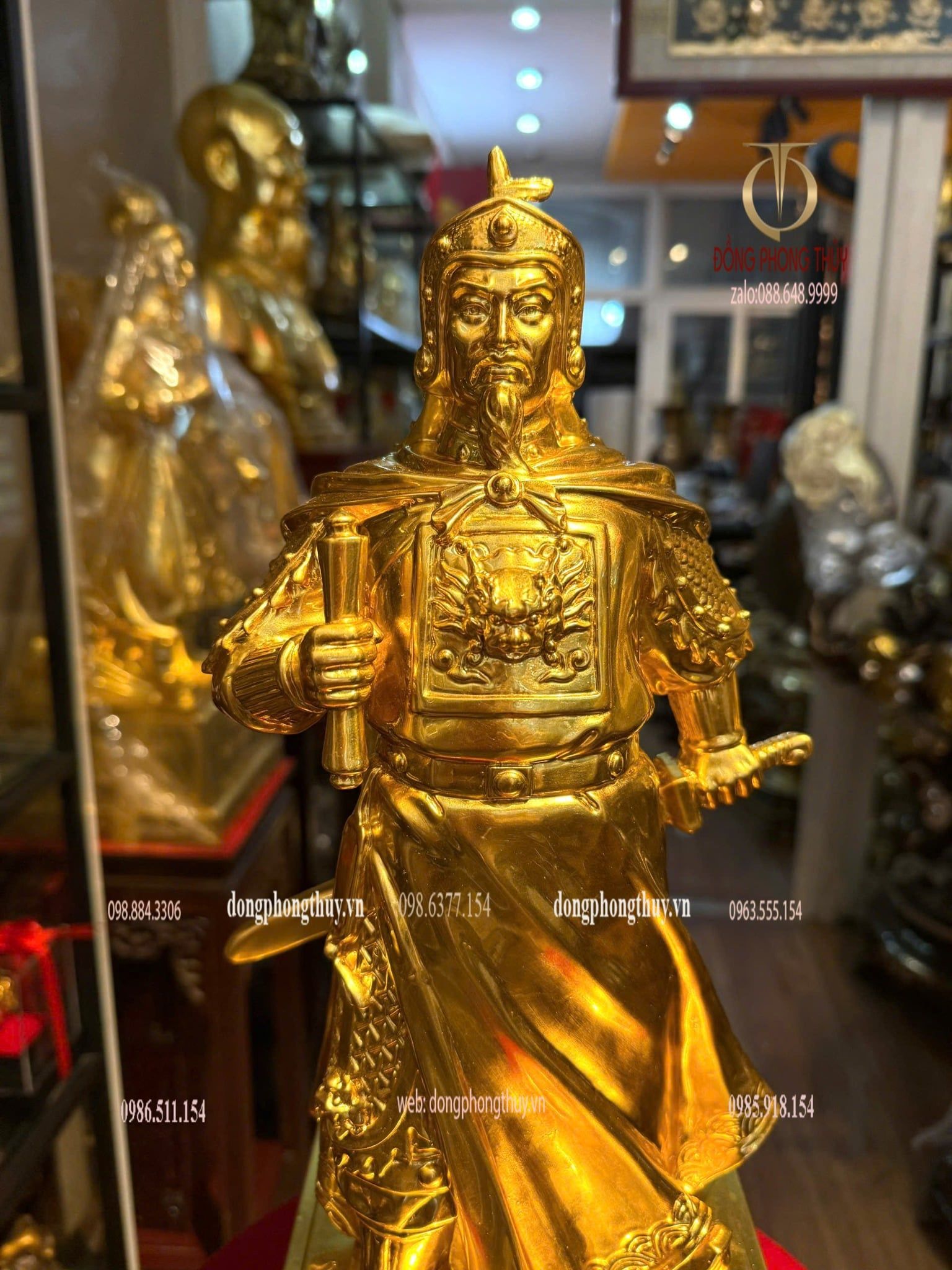 Tượng Trần Hưng Đạo cao 48cm bằng đồng dát vàng 24k