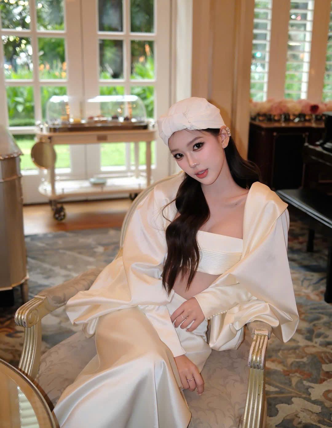 @wyn.anh X LINRI CAPE & JAZZI TOP & HISM SKIRT