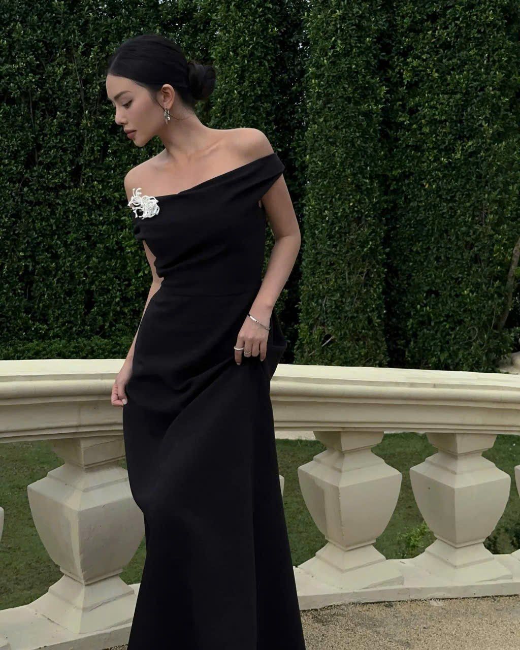 @@camelliangocbich X ESBER BLACK DRESS