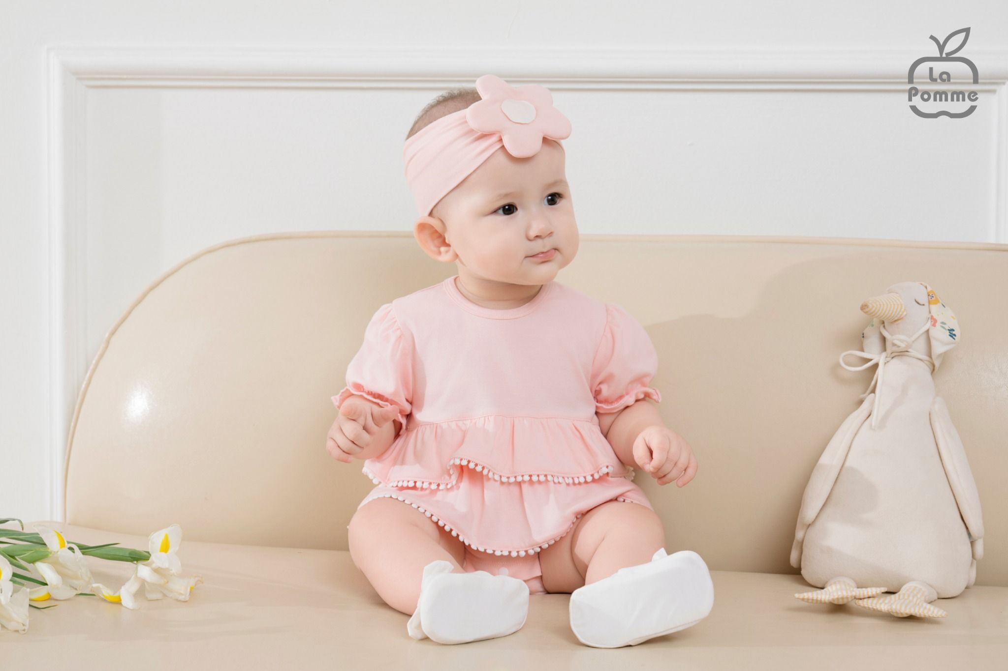 Body cộc tay La Pomme kèm băng đô bông hoa nhỏ